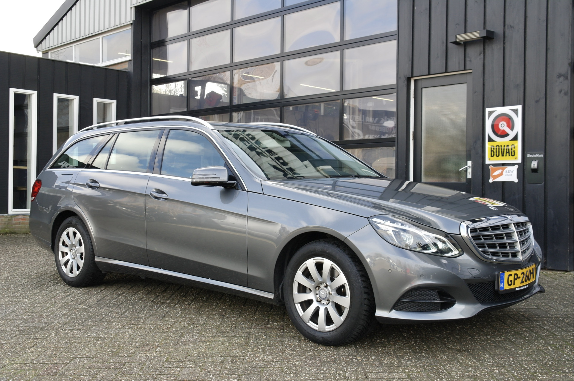 Mercedes-Benz E-klasse 200 Ambition 2015 - voorkant