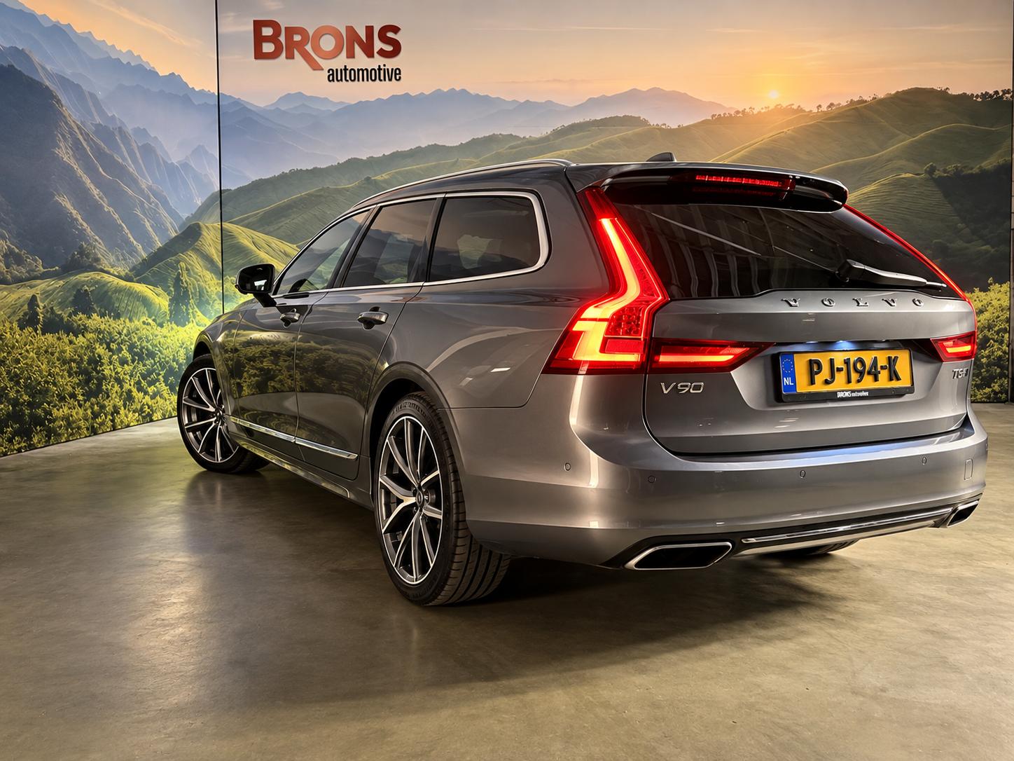 Foto van Volvo V90 T8 Twin Engine
