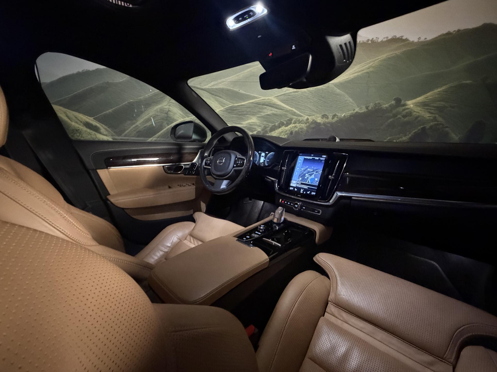 Foto van Volvo V90 T8 Twin Engine