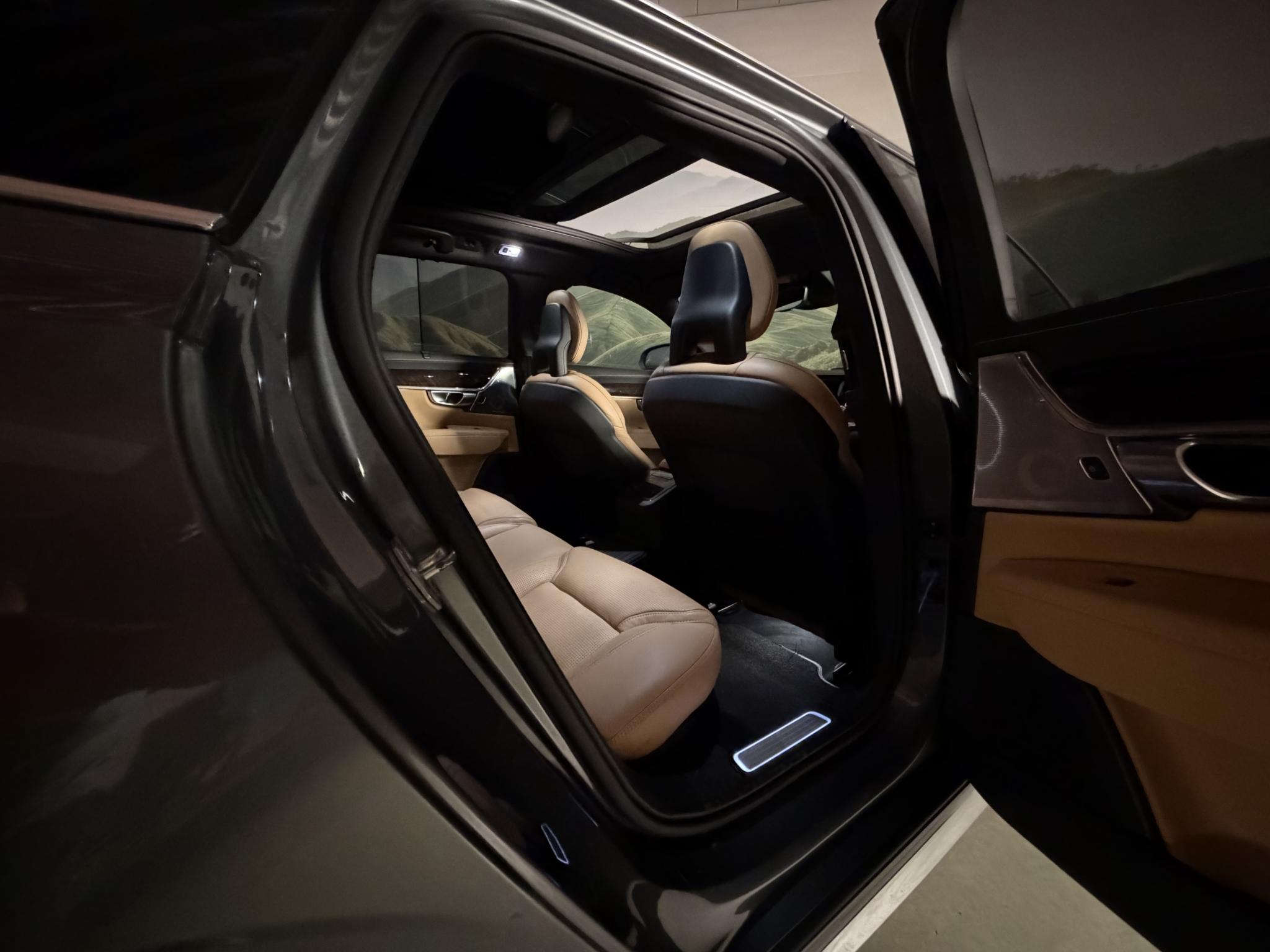 Foto van Volvo V90 T8 Twin Engine