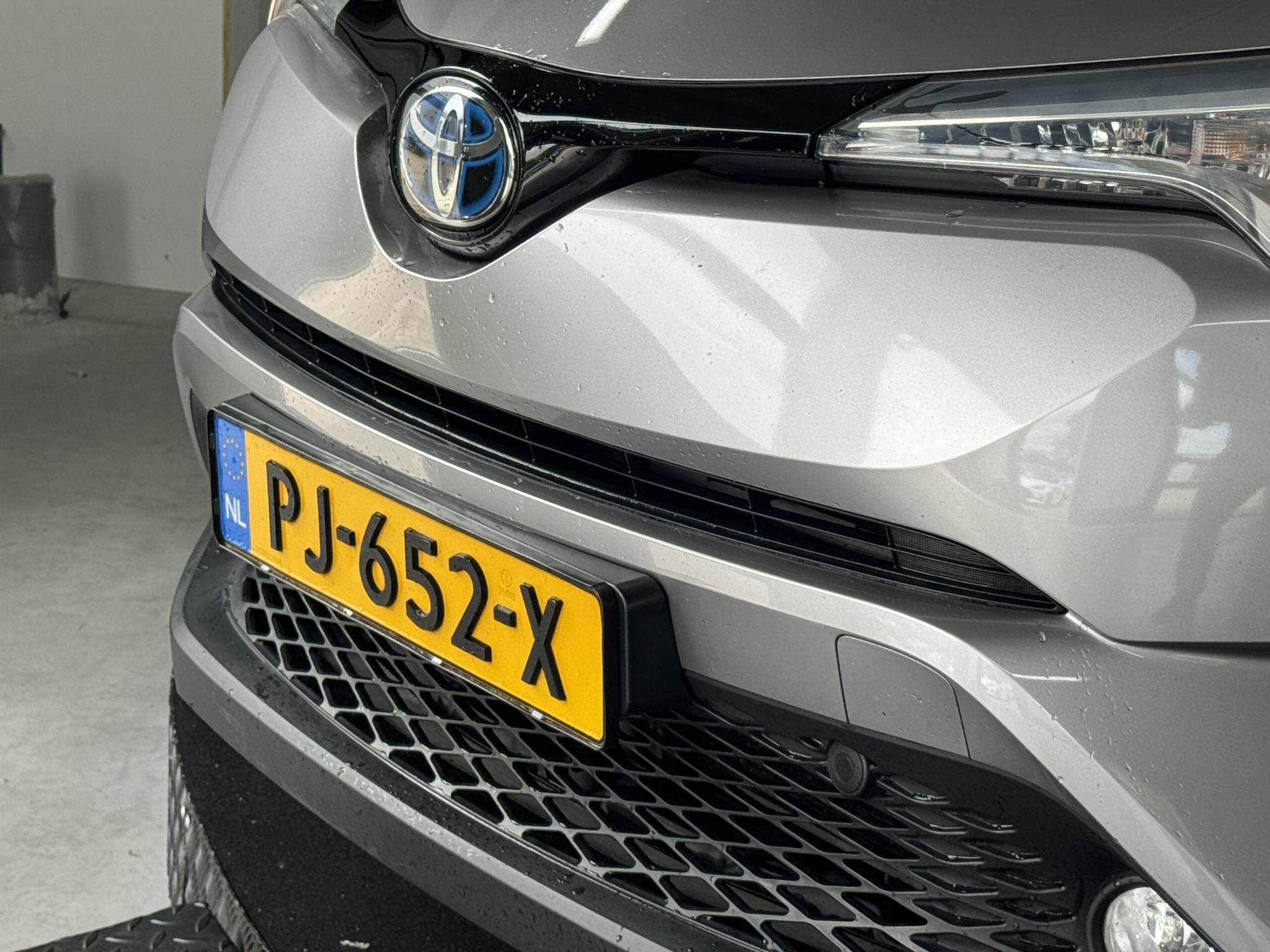 Foto van Toyota C-hr