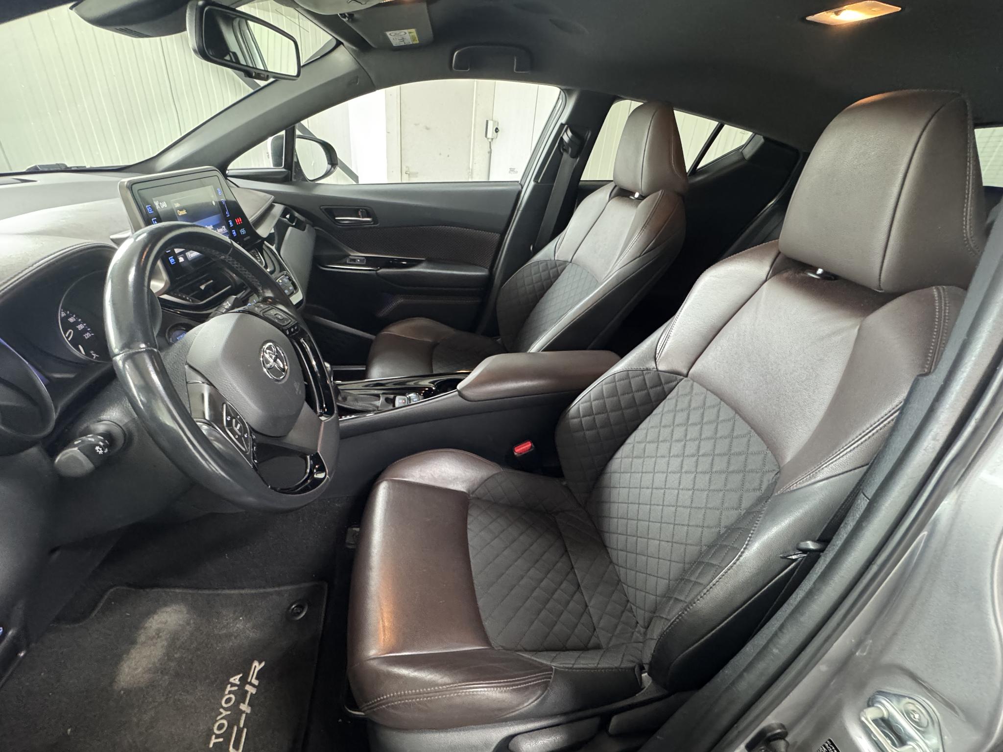 Foto van Toyota C-hr