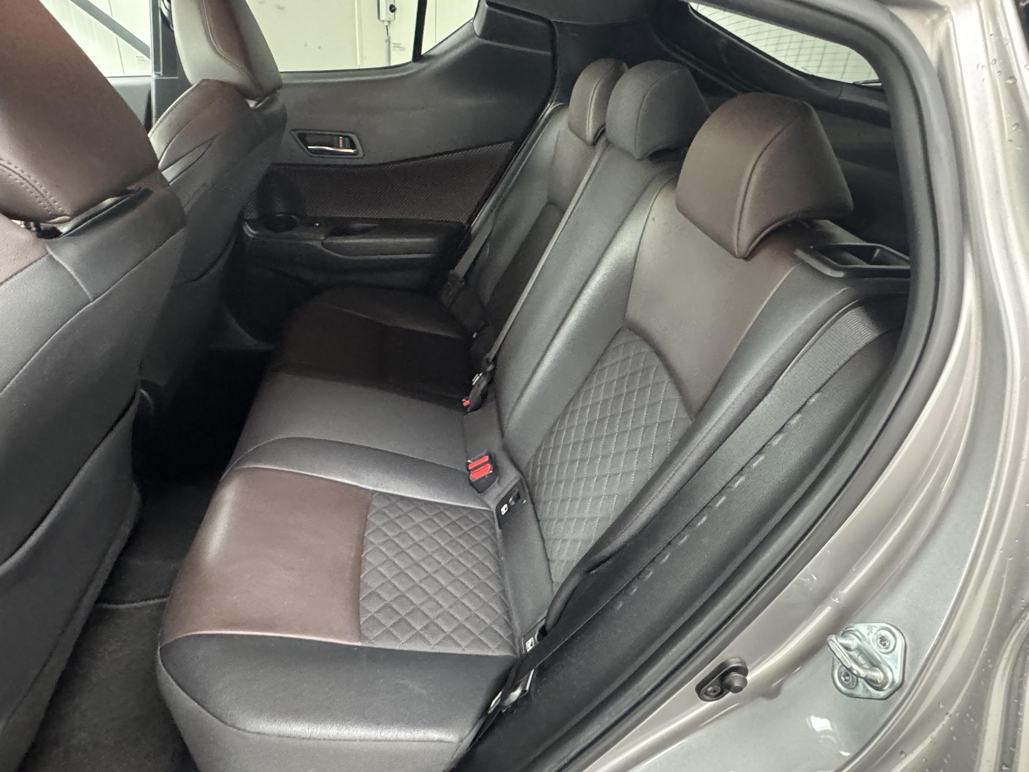 Foto van Toyota C-hr