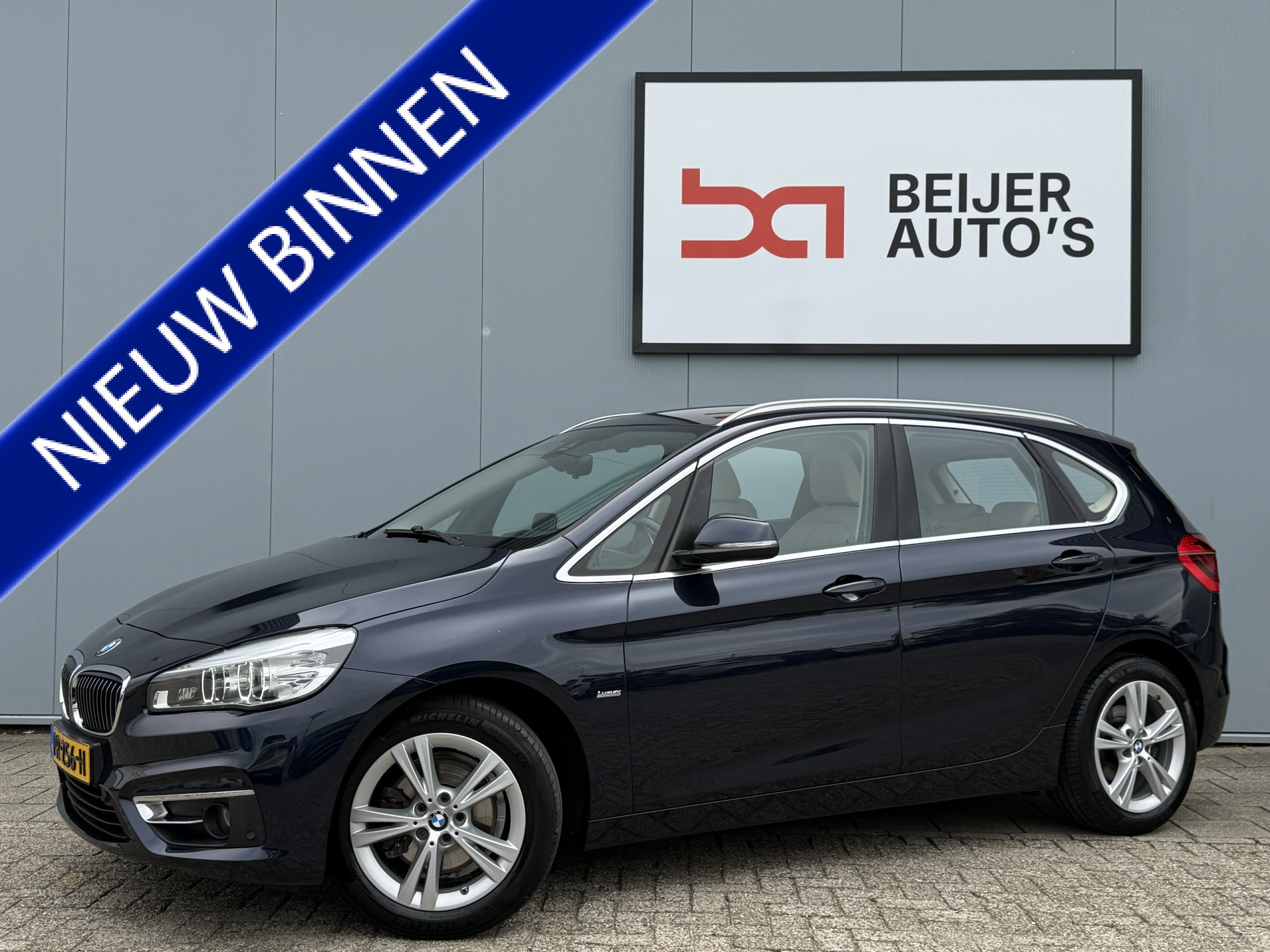 BMW 2-serie Active Tourer 220i High Executive 2017 - voorkant