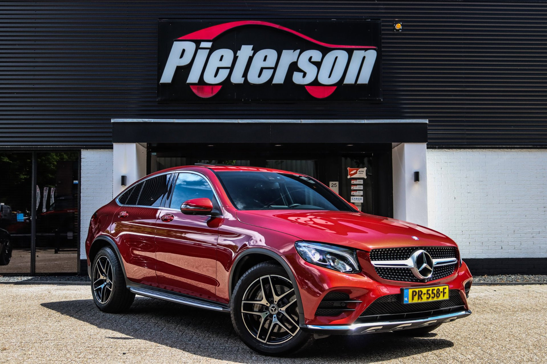 Mercedes-Benz GLC 250 4Matic 250 4MATIC AMG PANO 360 TREKH 2017 - voorkant