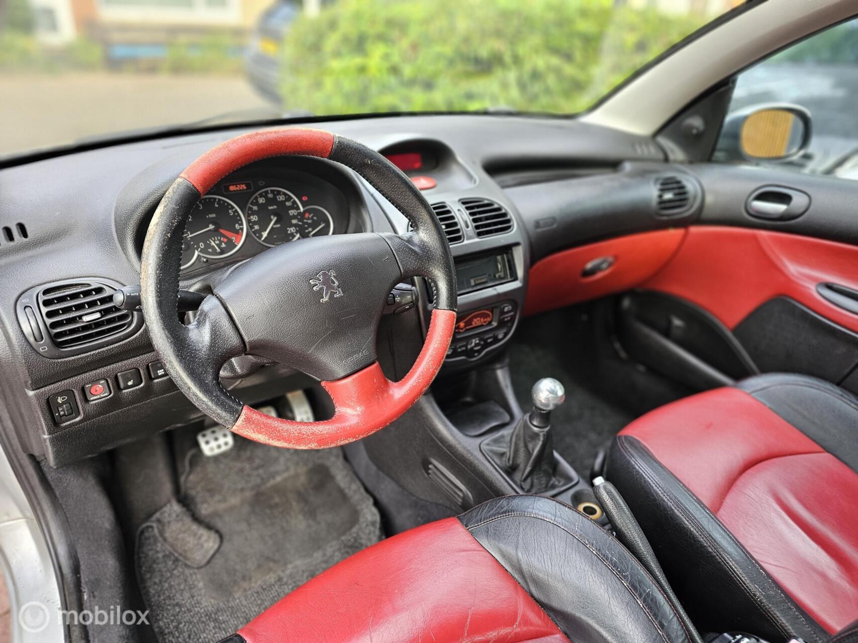 Foto van Peugeot 206 CC