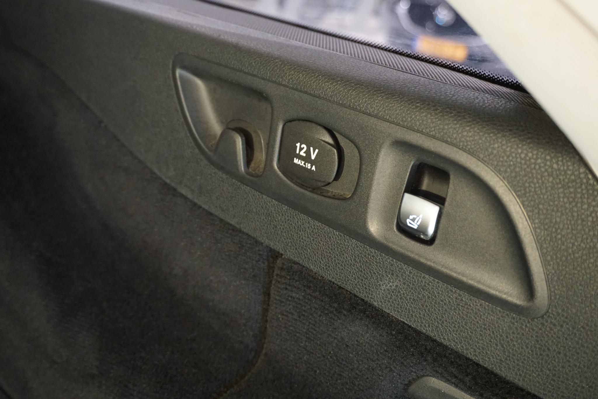 Foto van Mercedes-Benz E 200