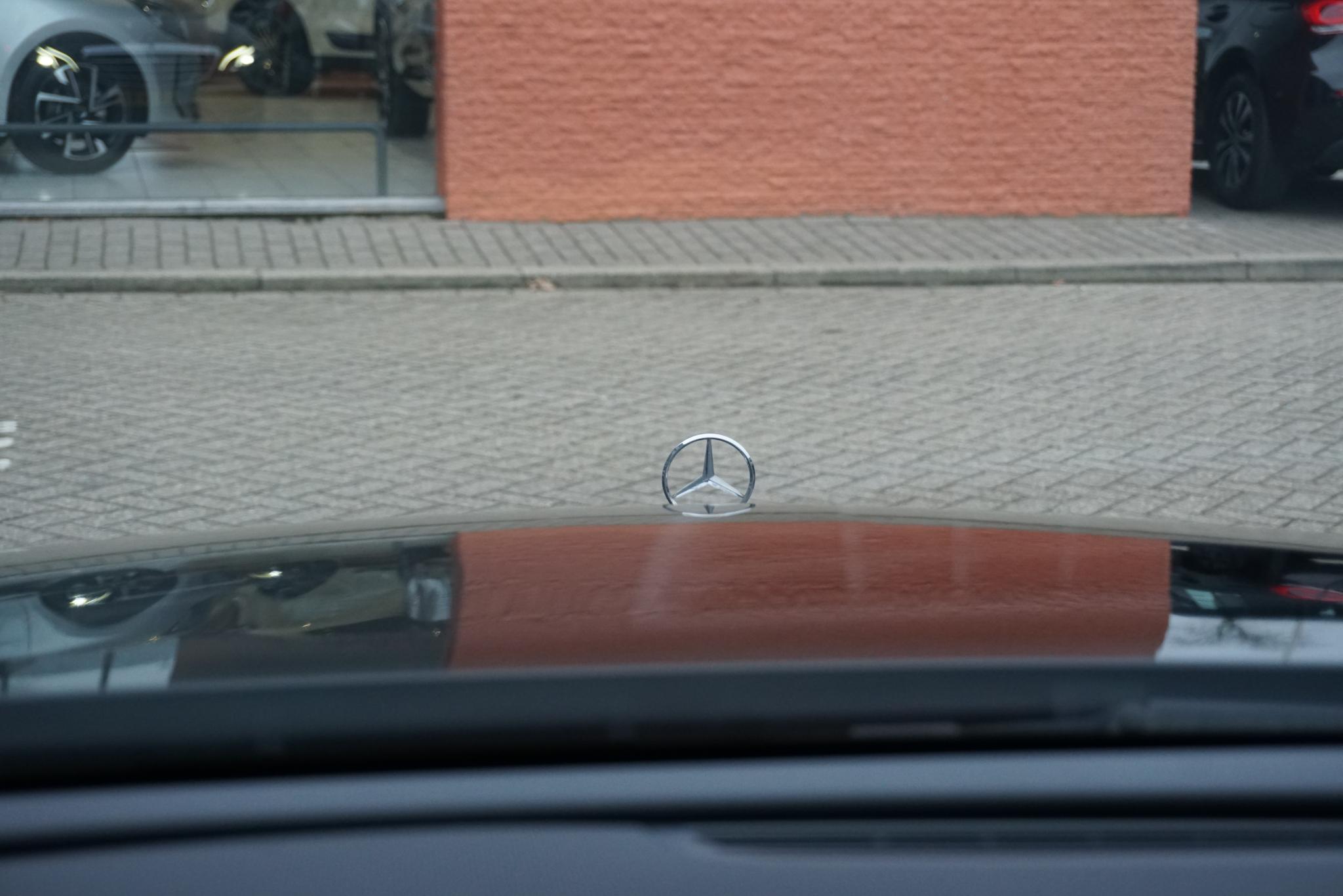Foto van Mercedes-Benz E 200
