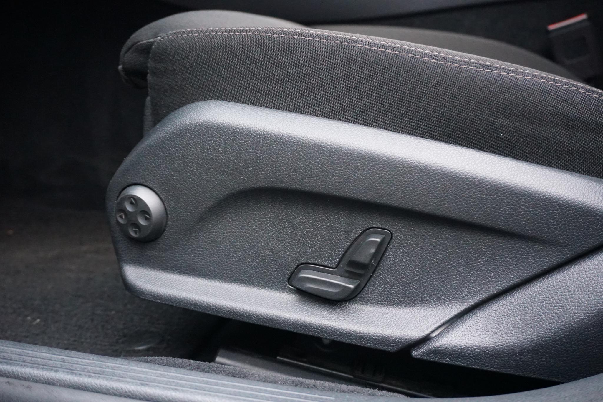 Foto van Mercedes-Benz E 200