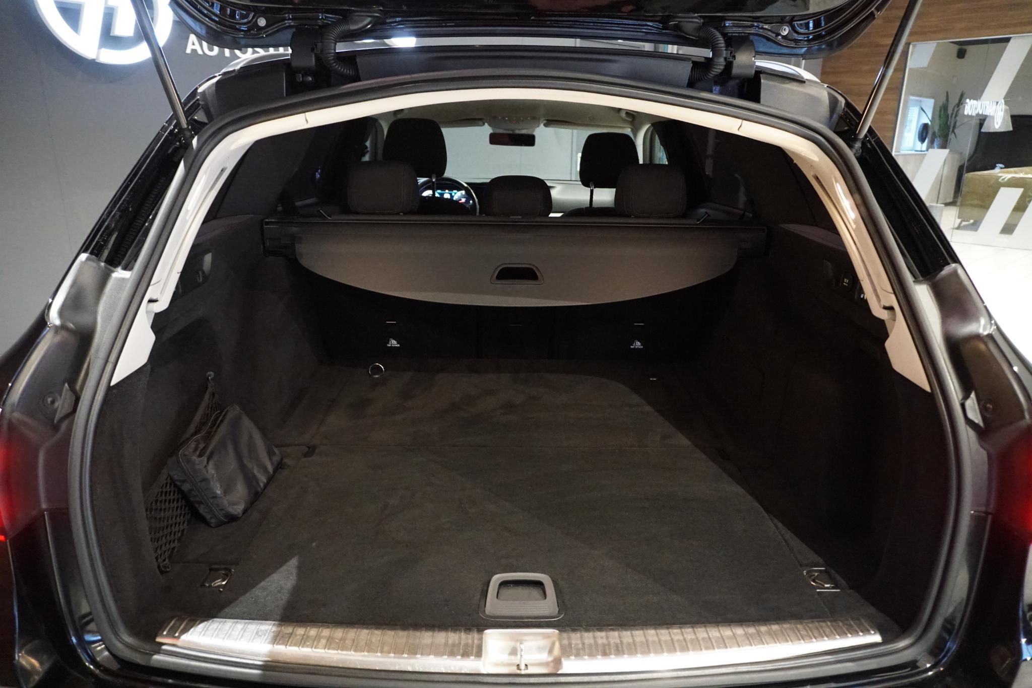 Foto van Mercedes-Benz E 200