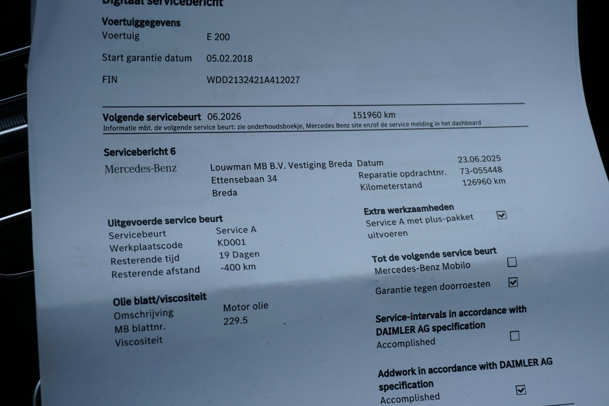 Foto van Mercedes-Benz E 200