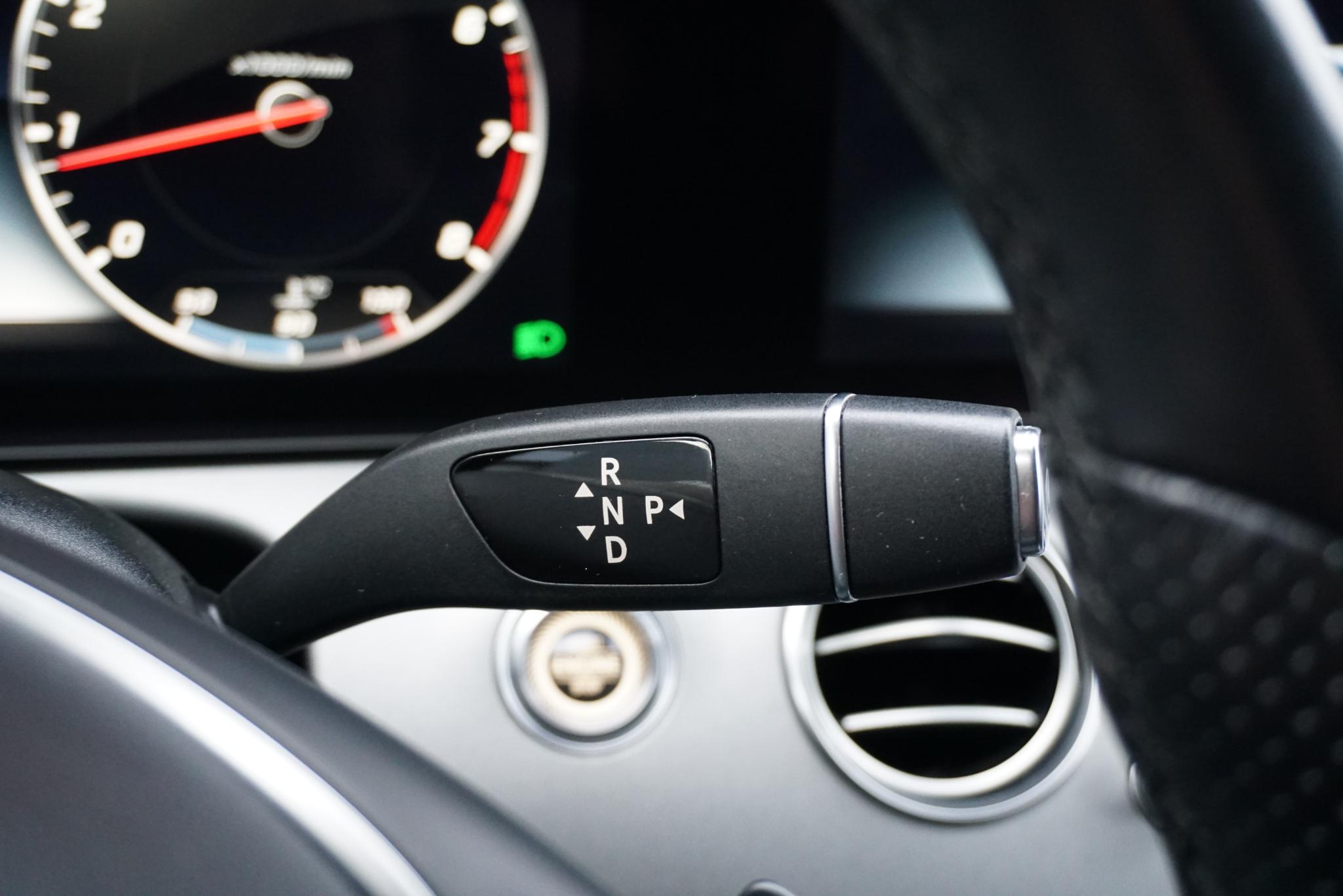 Foto van Mercedes-Benz E 200