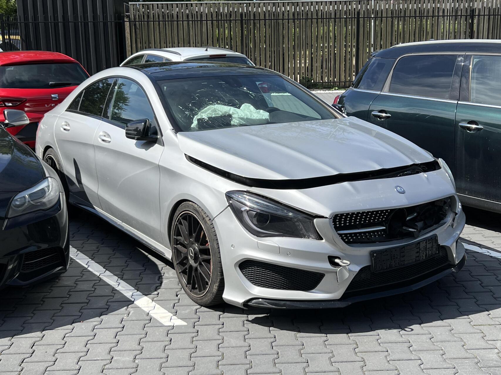 Mercedes-Benz Cla 200 CDI 200 CDI Prestige, SCHADE AUTO, WOK-STATUS, AMG-PAKKET, PANORAMADAK, LEDER/ALCANTARA AIRCO, STOELVERWARMING, LICHTMETALEN VELGEN 2014 - voorkant