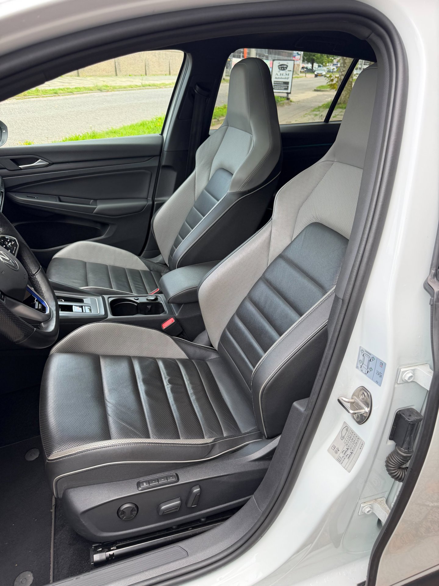 Foto van Volkswagen Golf GTE