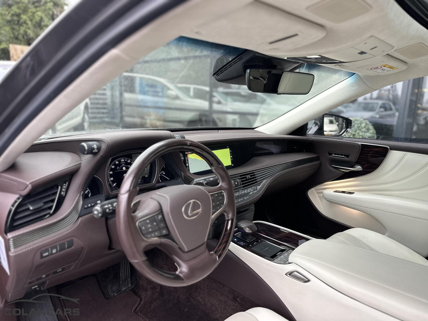 Foto van Lexus LS