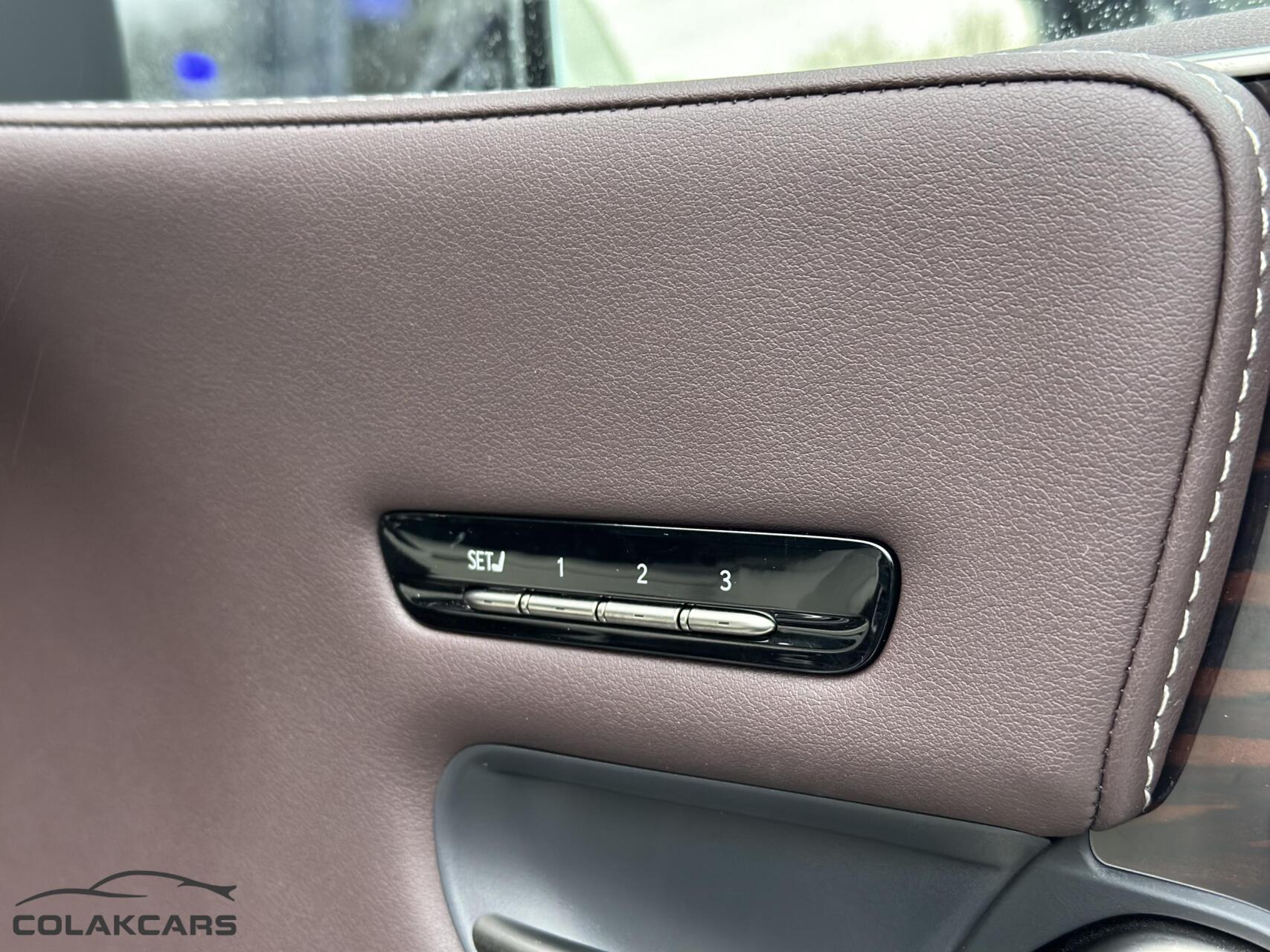 Foto van Lexus LS