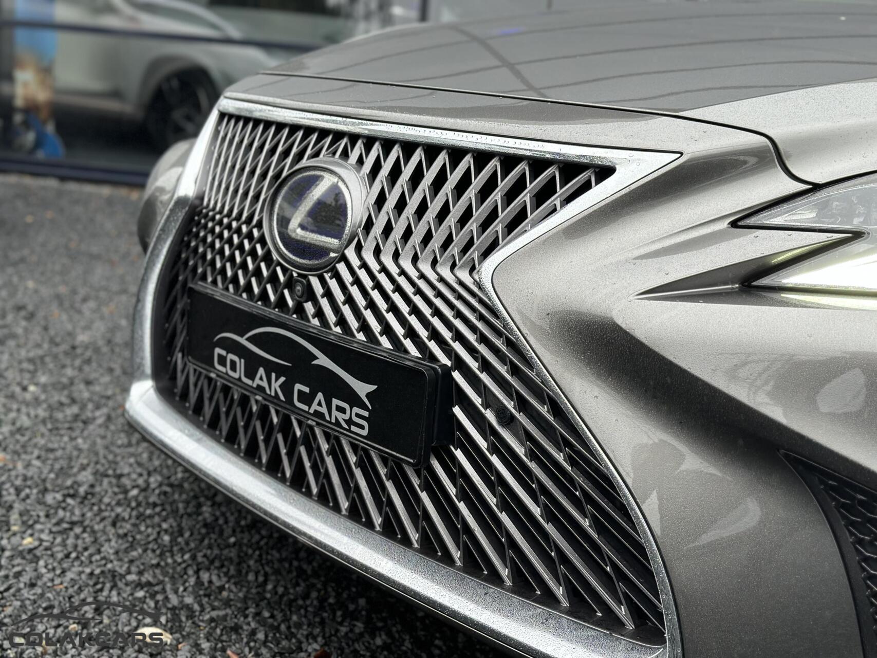 Foto van Lexus LS