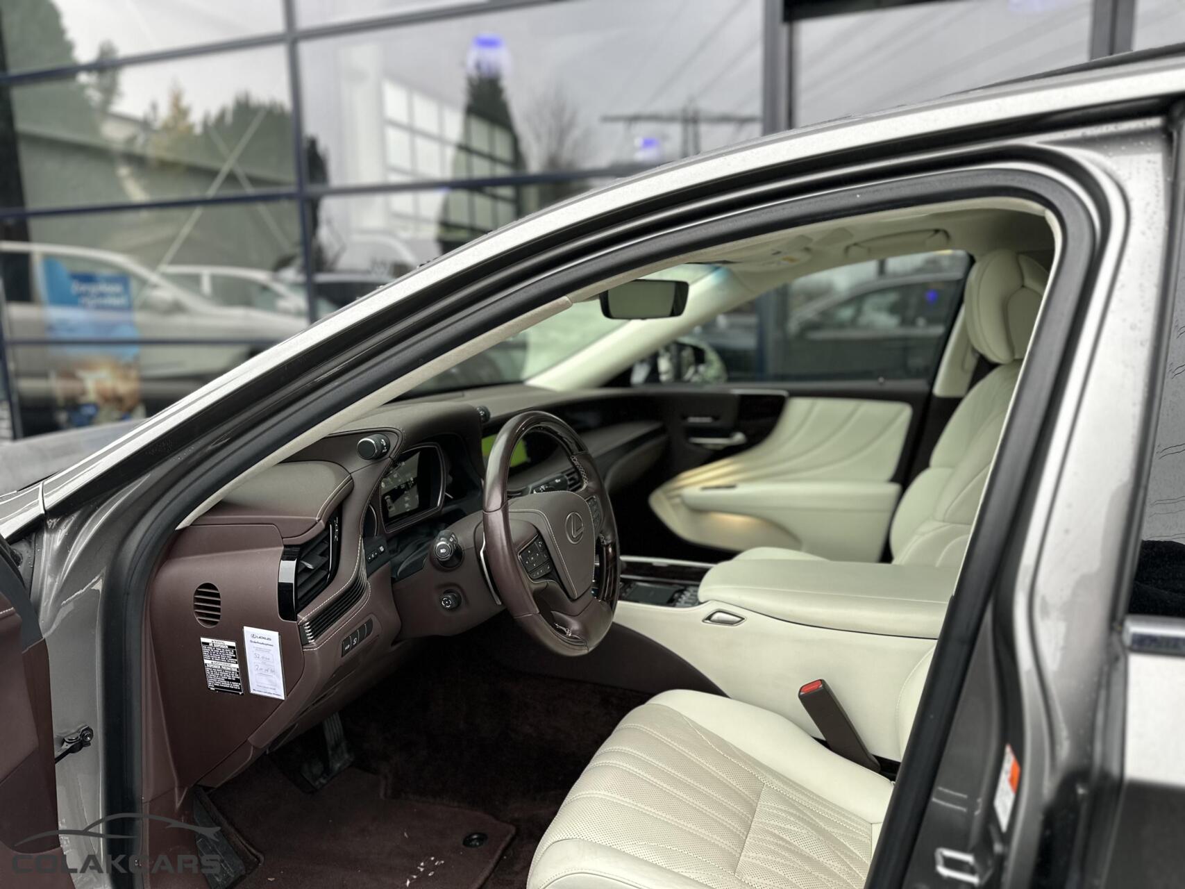 Foto van Lexus LS