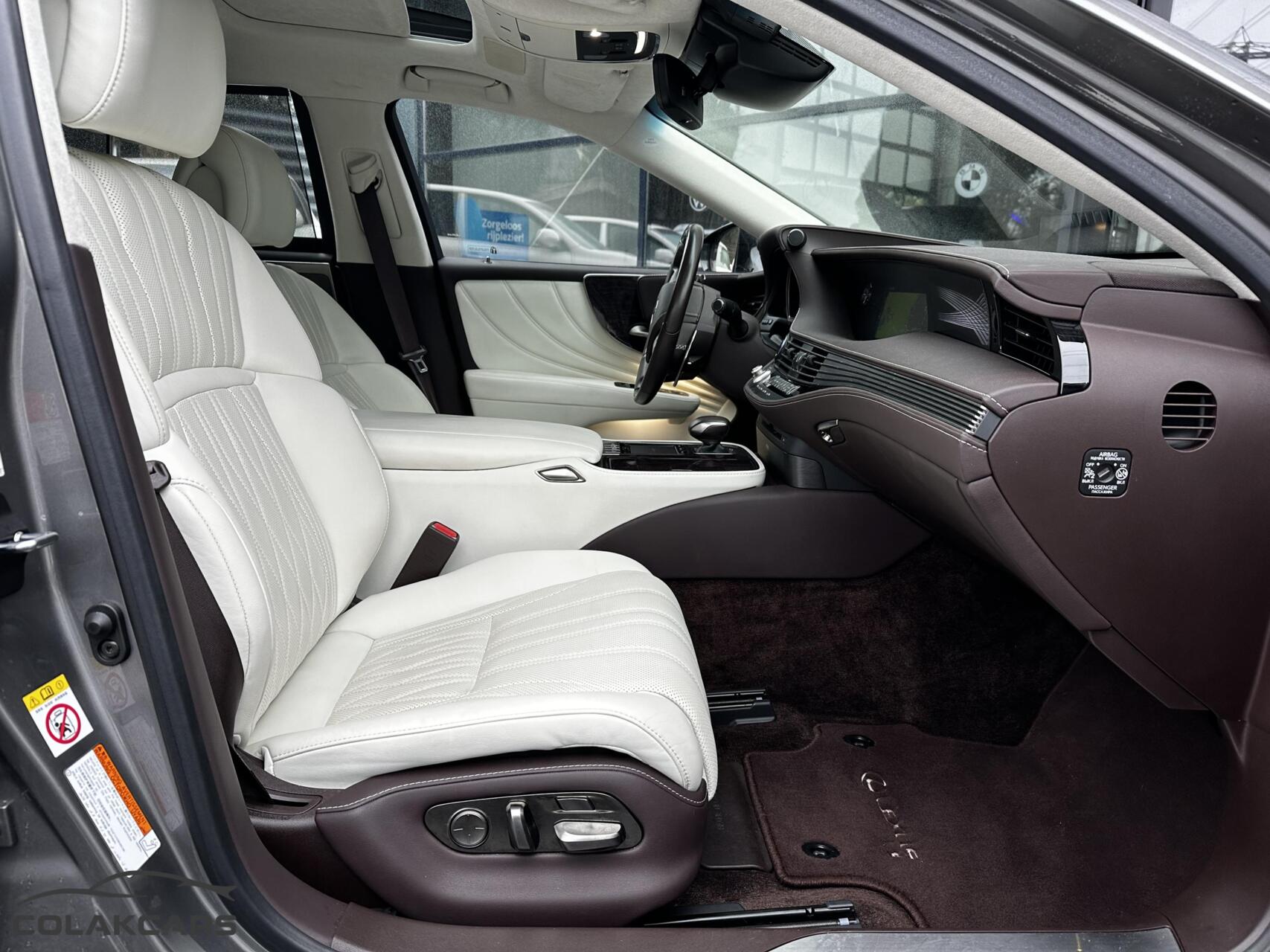 Foto van Lexus LS