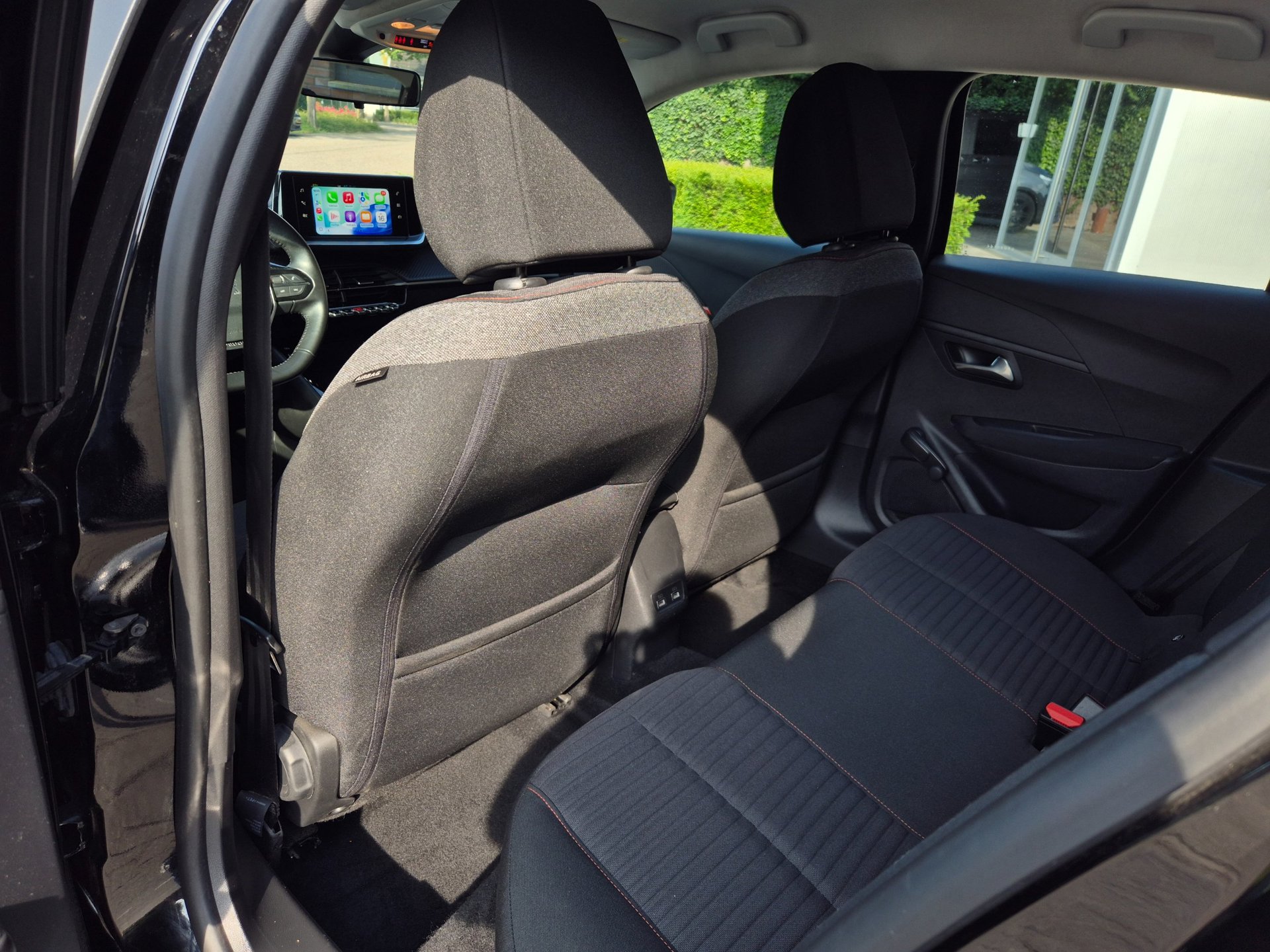 Foto van Peugeot E-208