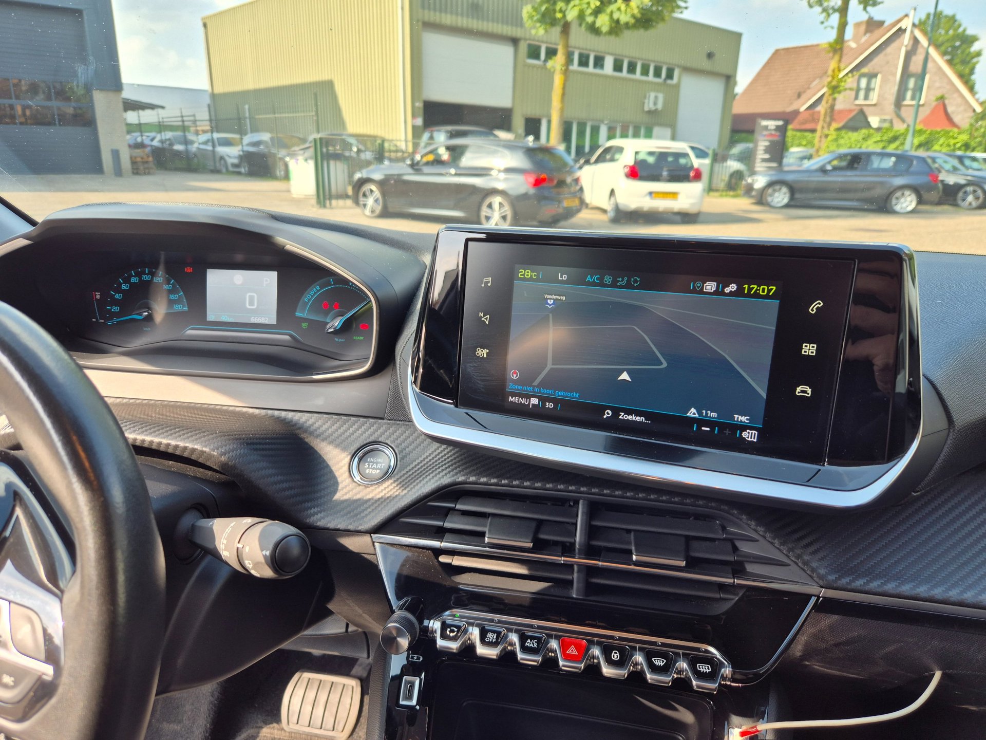 Foto van Peugeot E-208