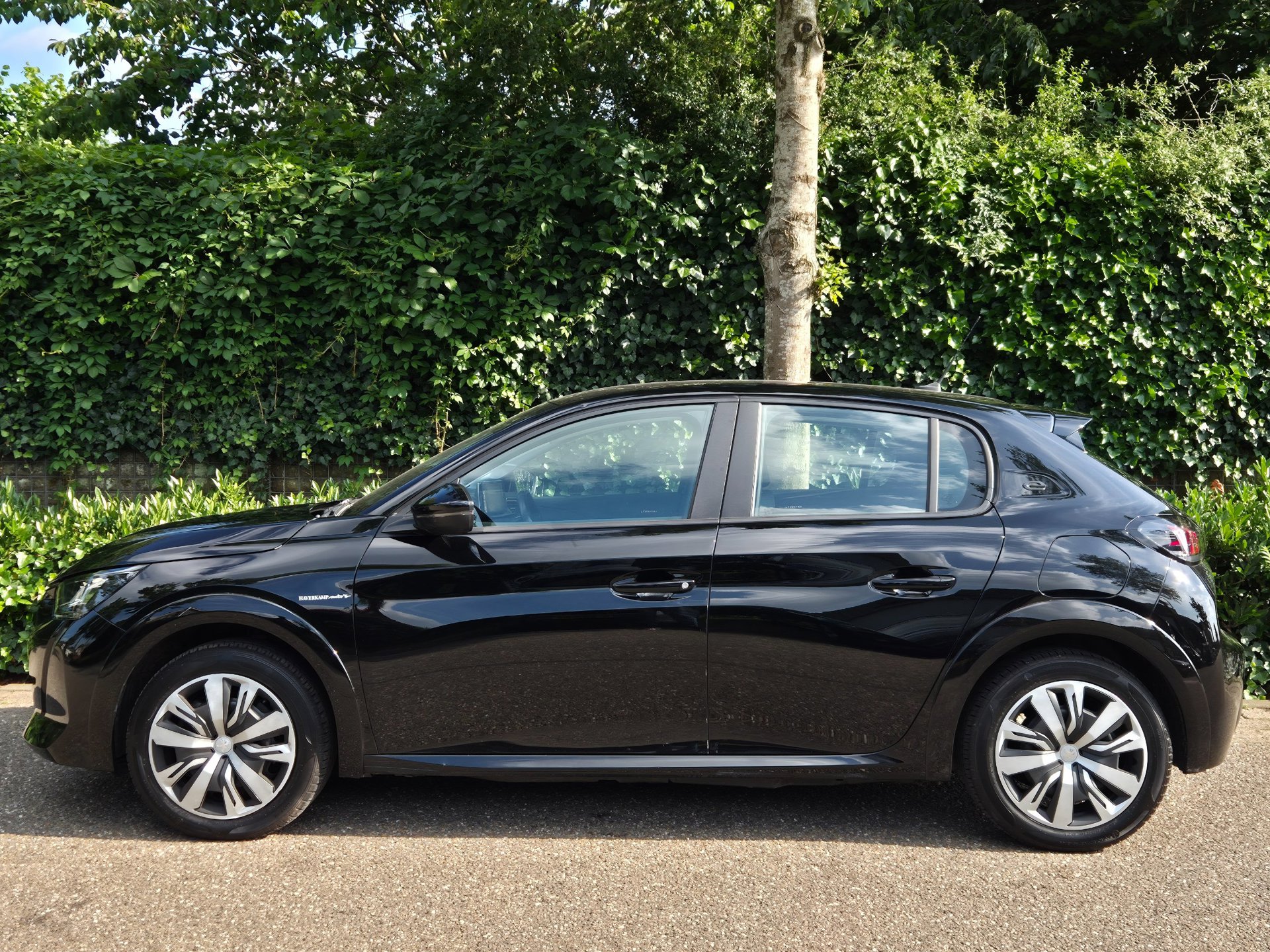 Foto van Peugeot E-208
