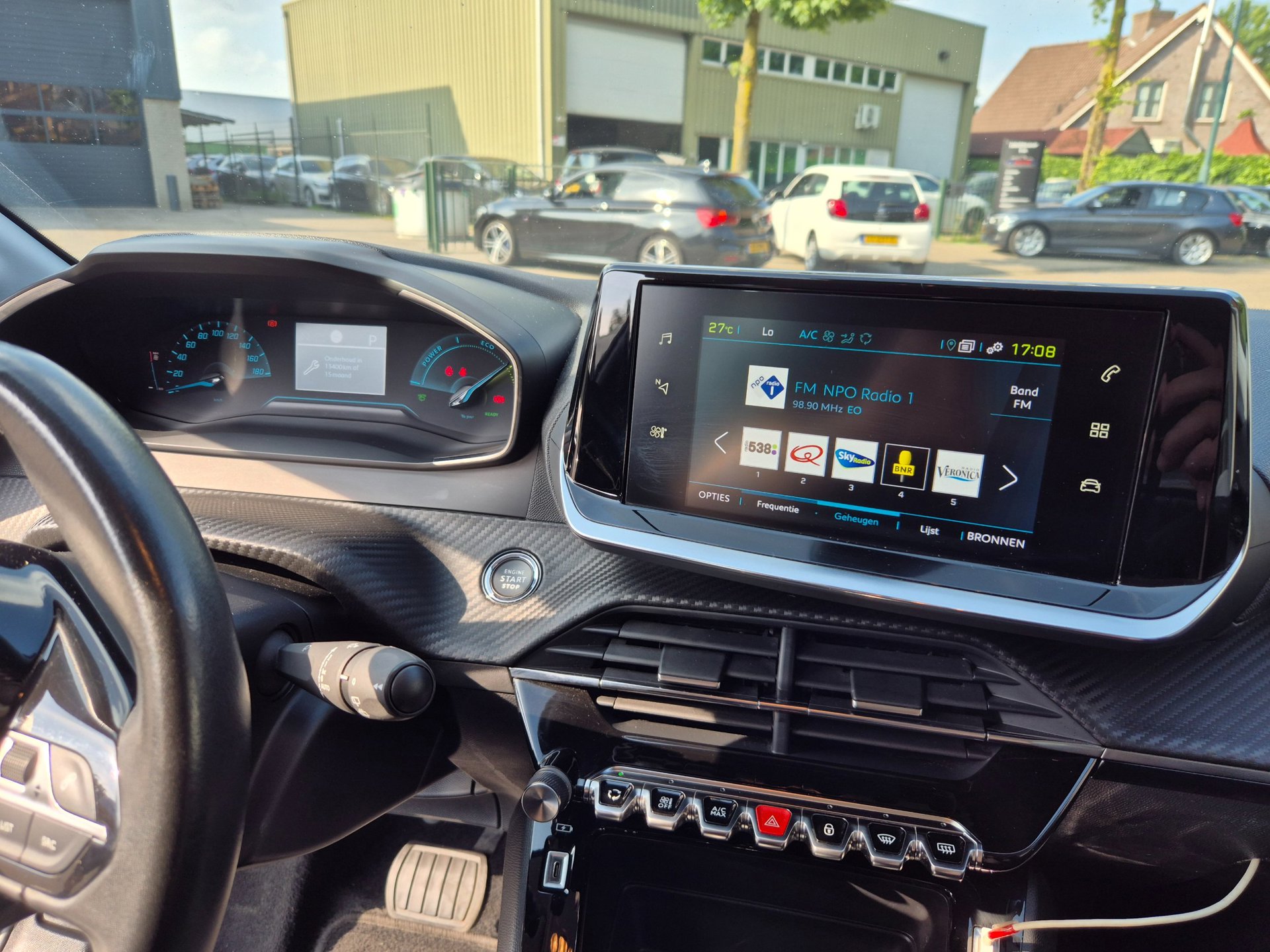 Foto van Peugeot E-208