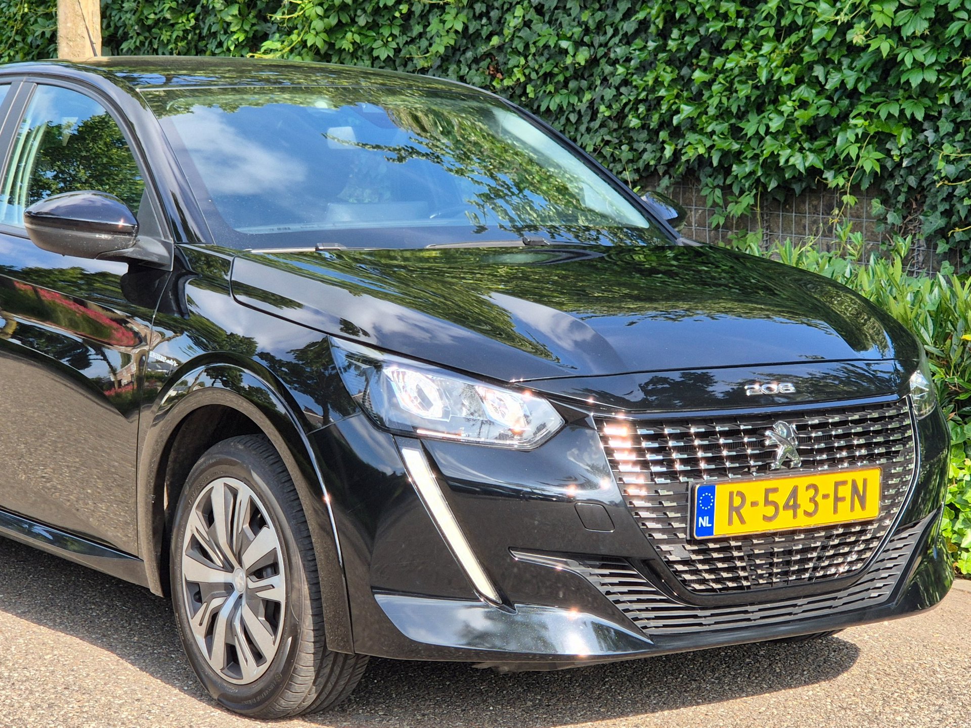Foto van Peugeot E-208