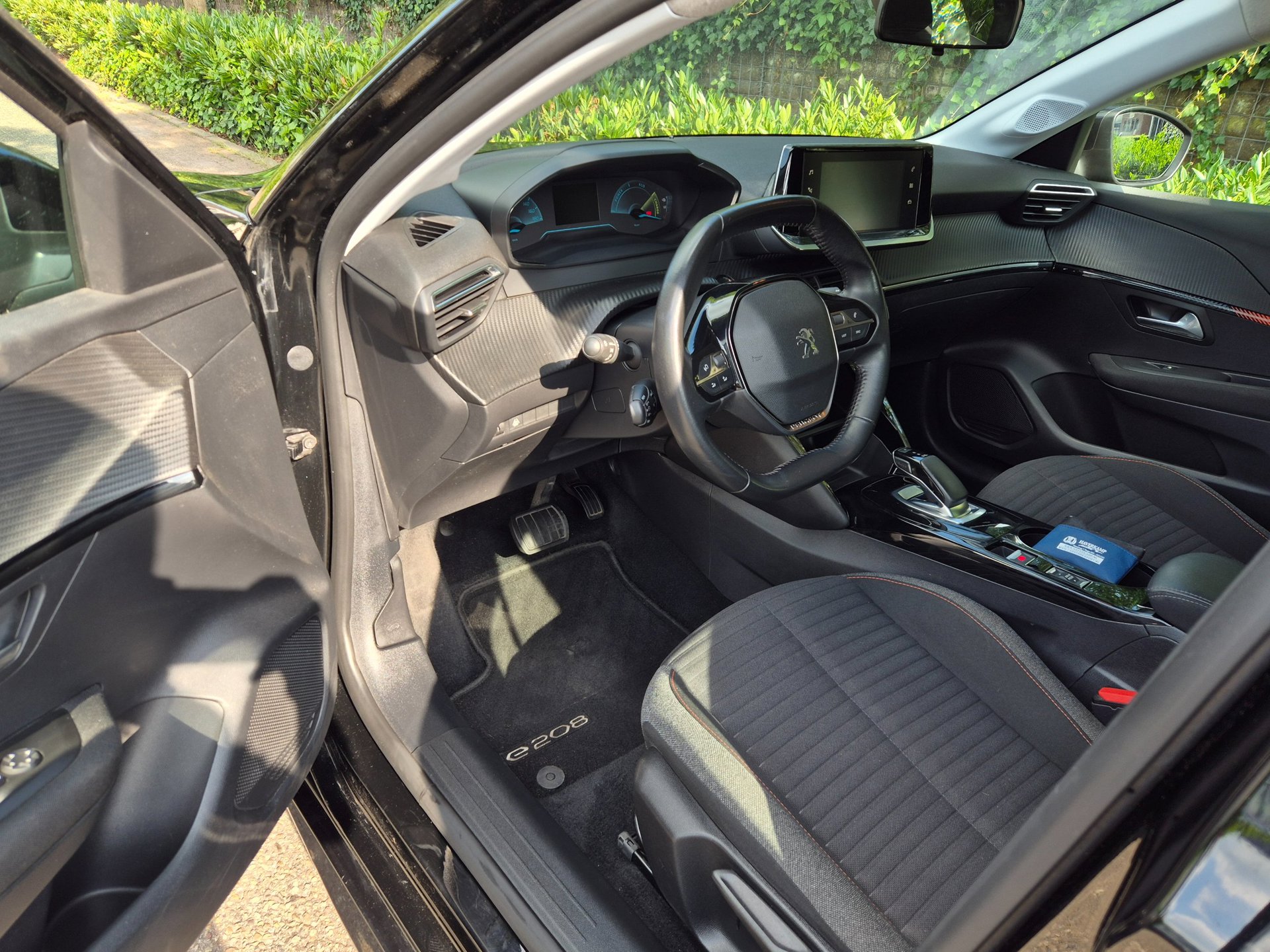 Foto van Peugeot E-208