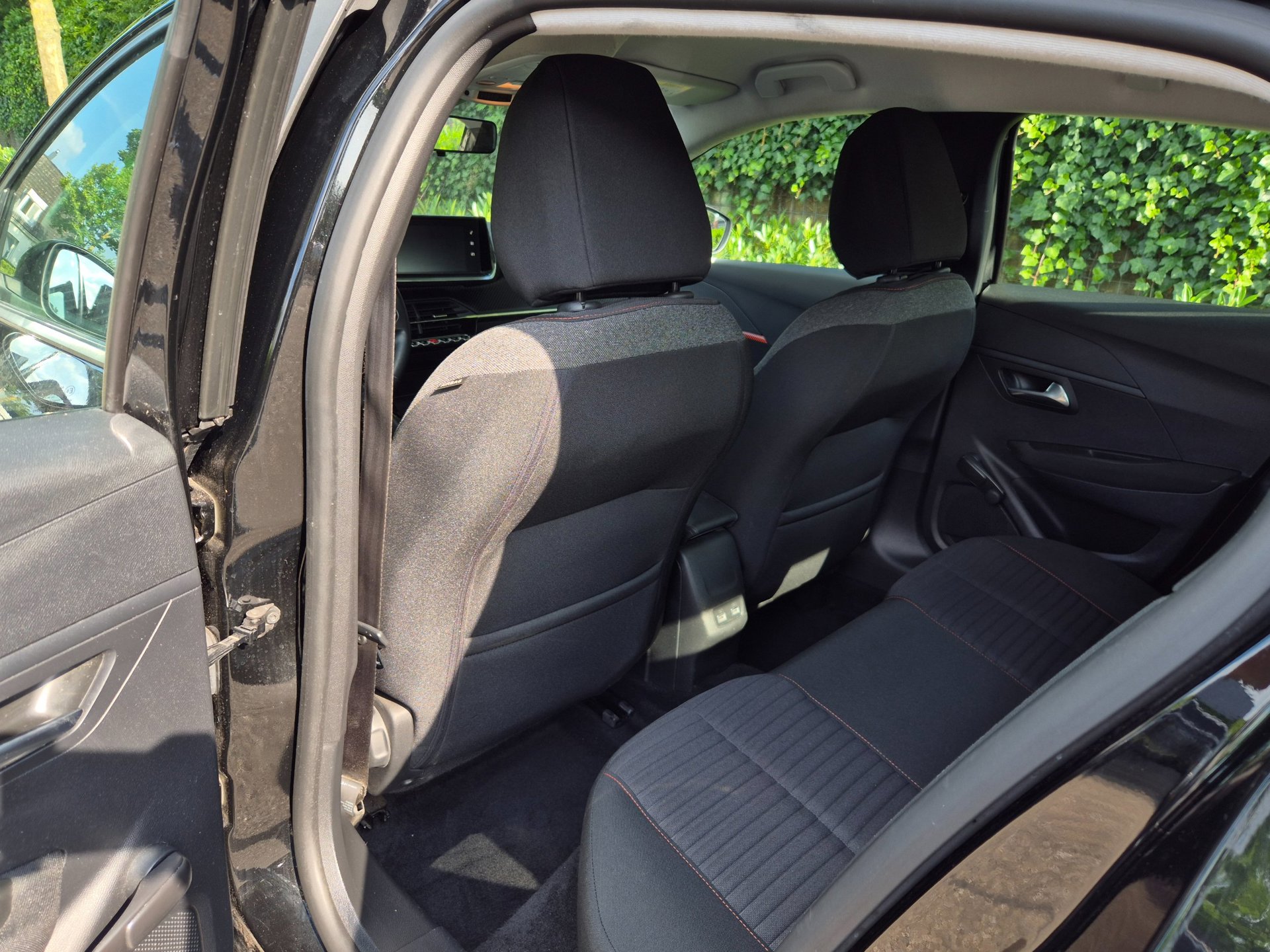 Foto van Peugeot E-208