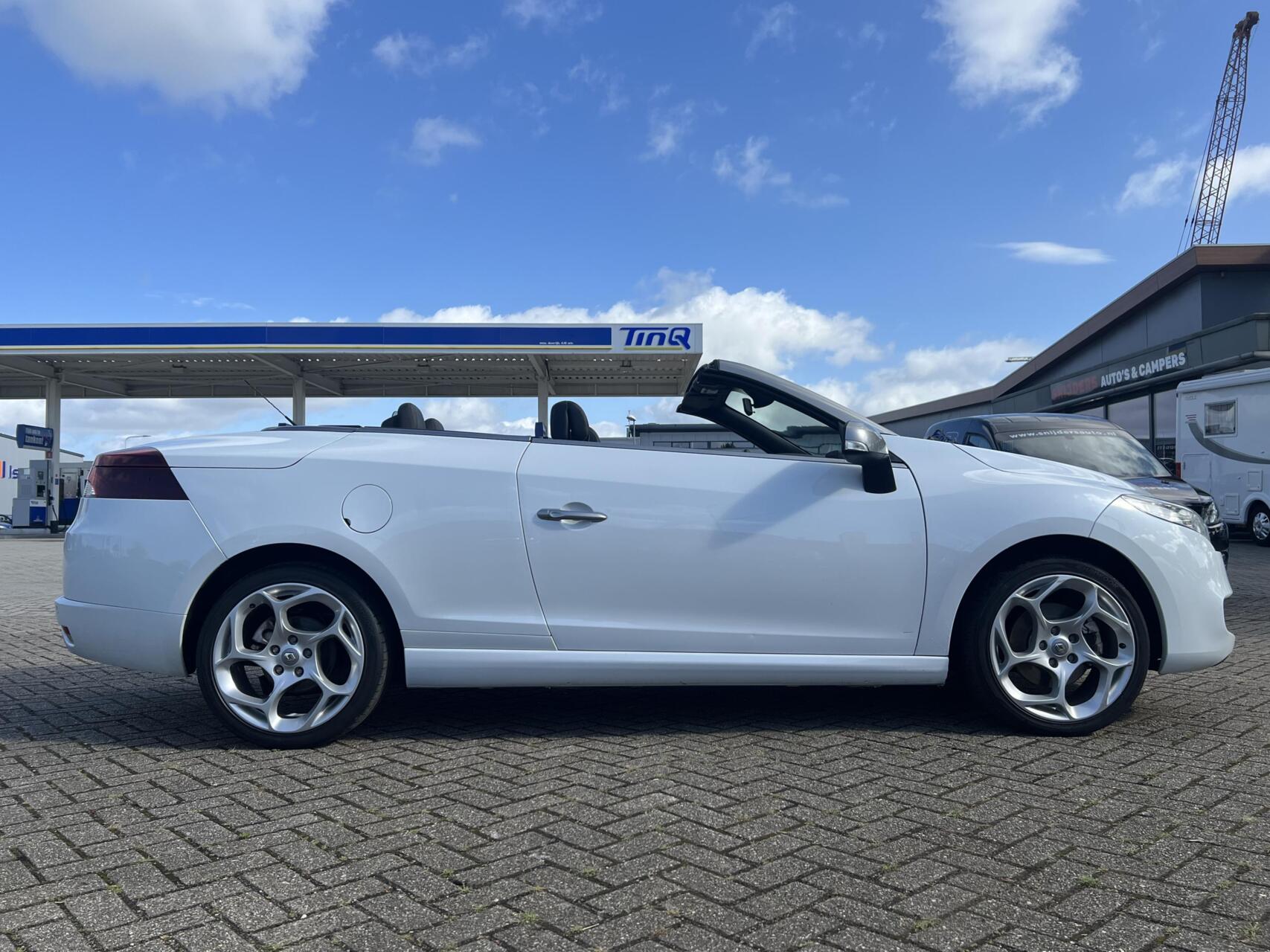 Foto van Renault Megane Coupe-cabriolet