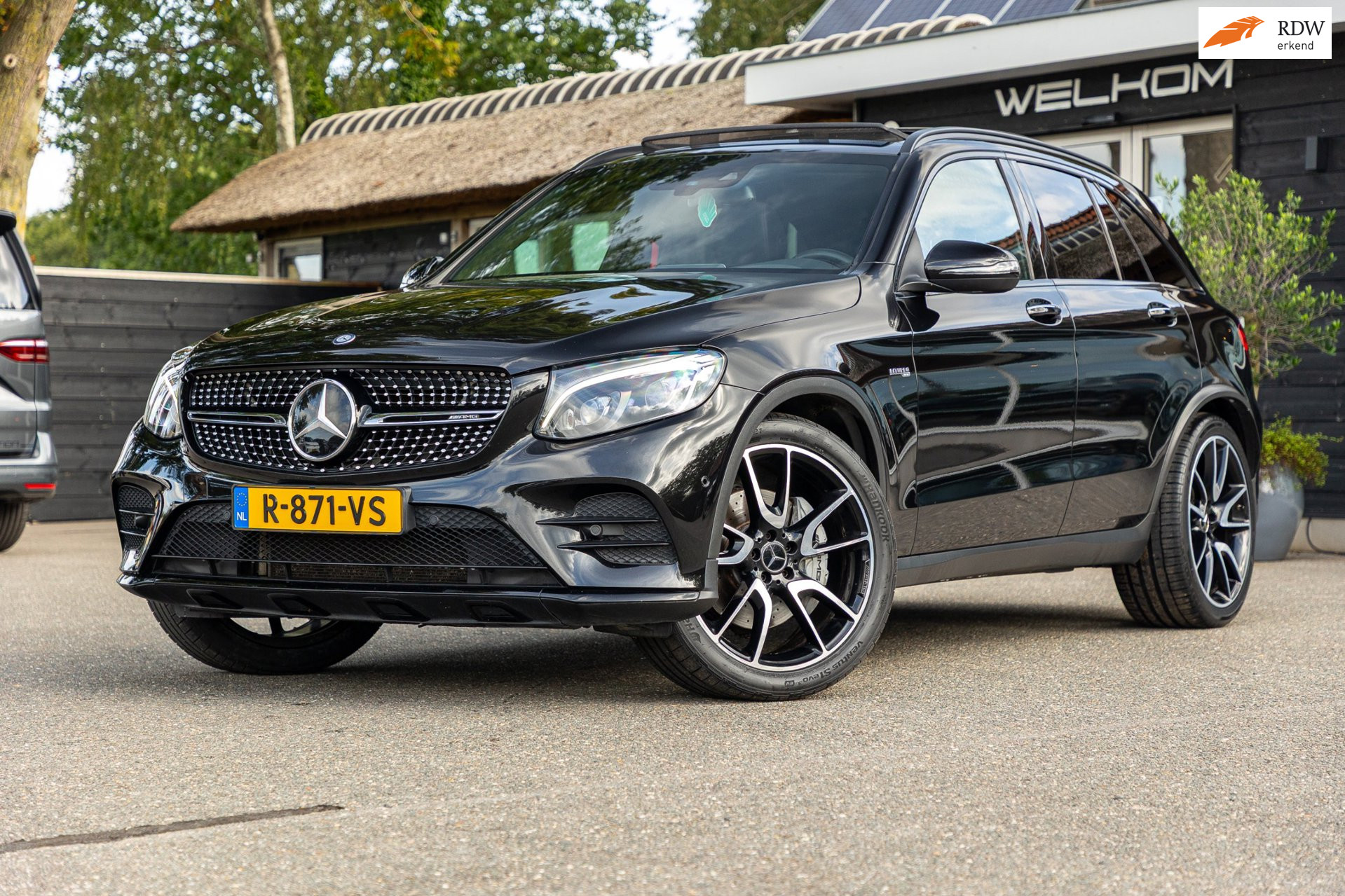 Mercedes-Benz AMG GLC 43 AMG 43 4MATIC Panoramadak I Burmester I Luchtvering I Memory I Leder I Spoorassistent I Distronic Plus 2016 - voorkant