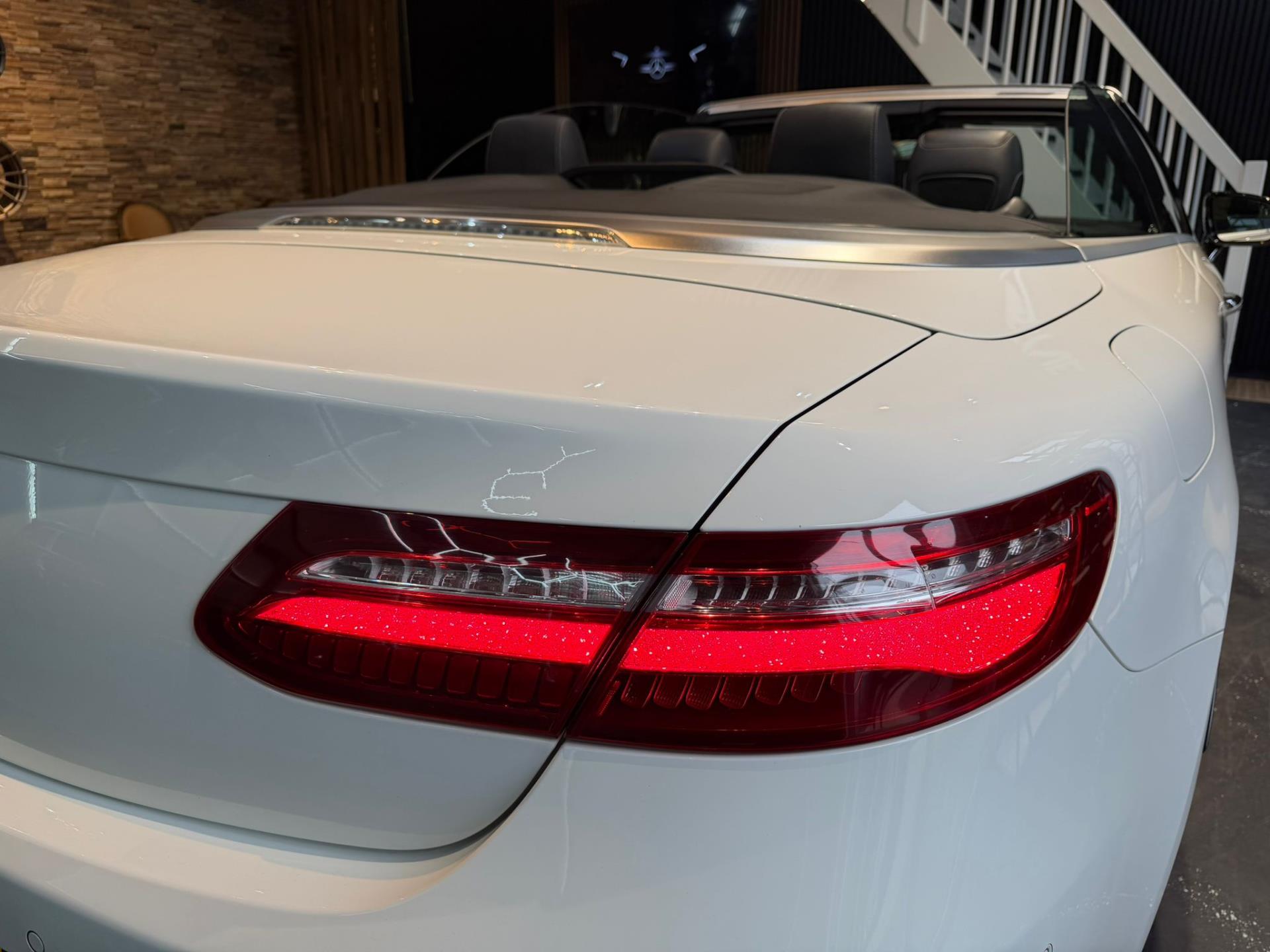 Foto van Mercedes-Benz E 200