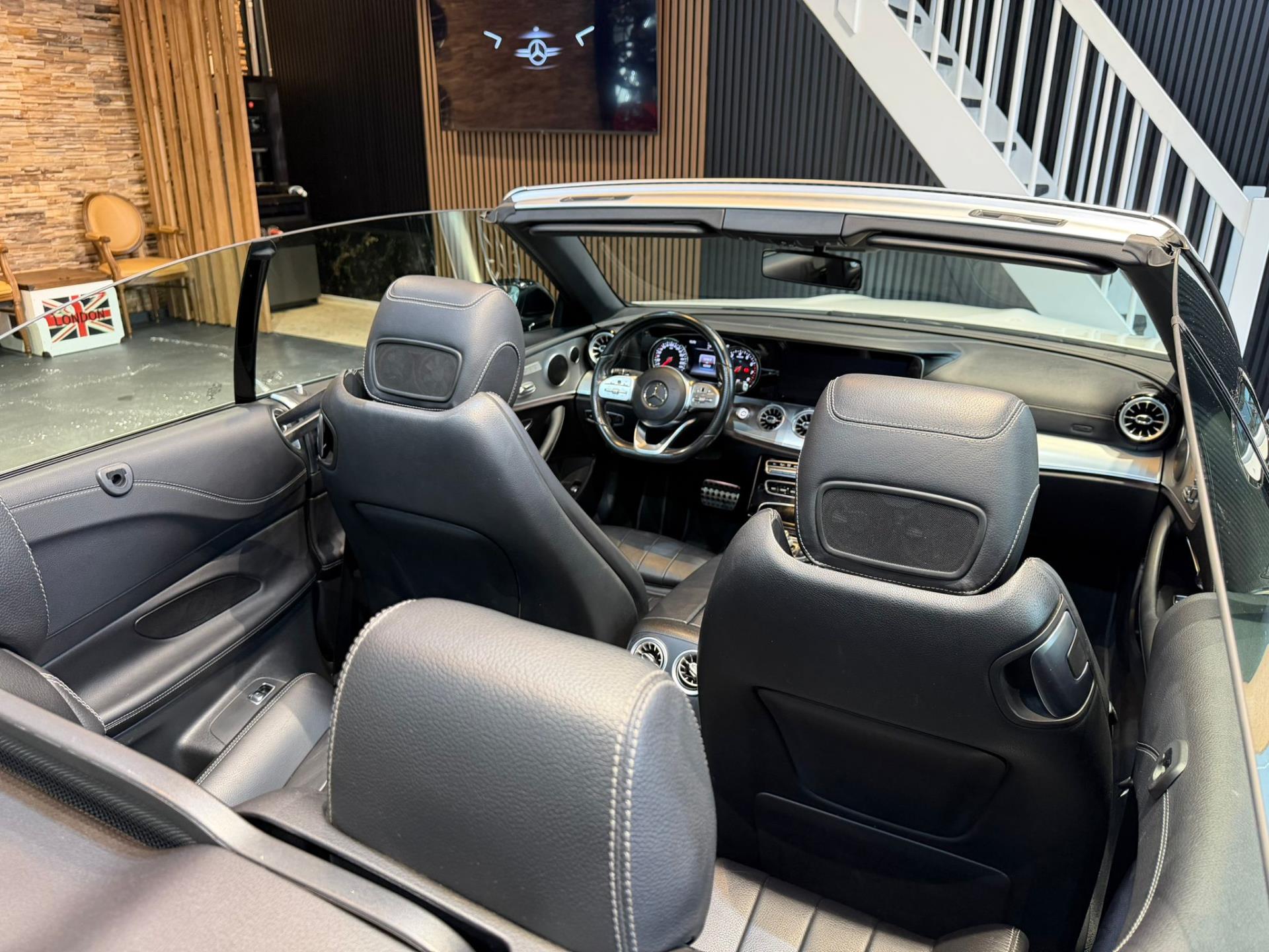 Foto van Mercedes-Benz E 200