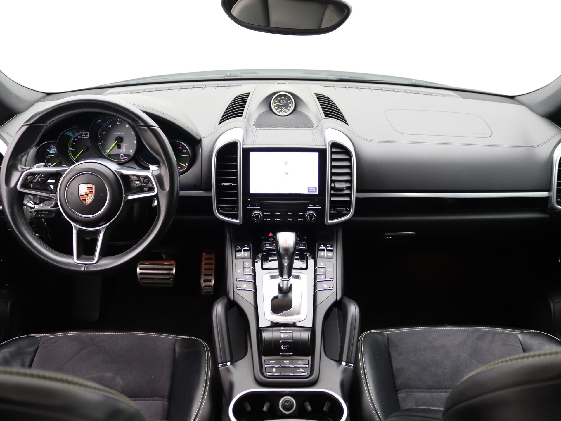 Foto van Porsche Cayenne S E-hybrid
