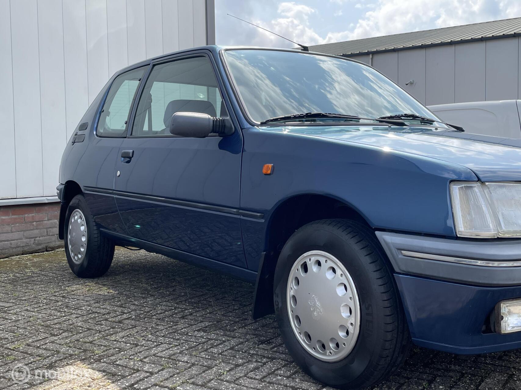 Foto van Peugeot 205