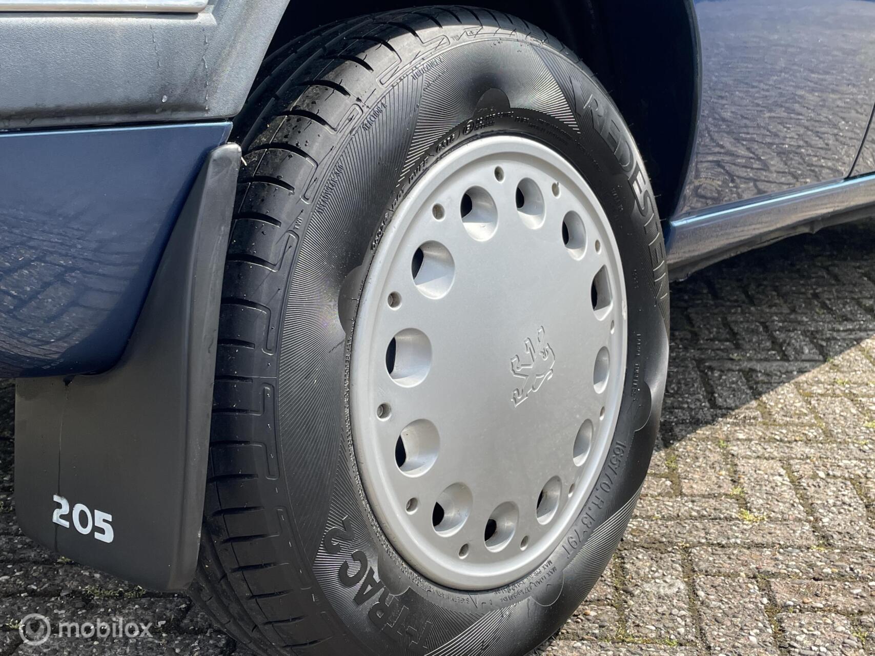 Foto van Peugeot 205