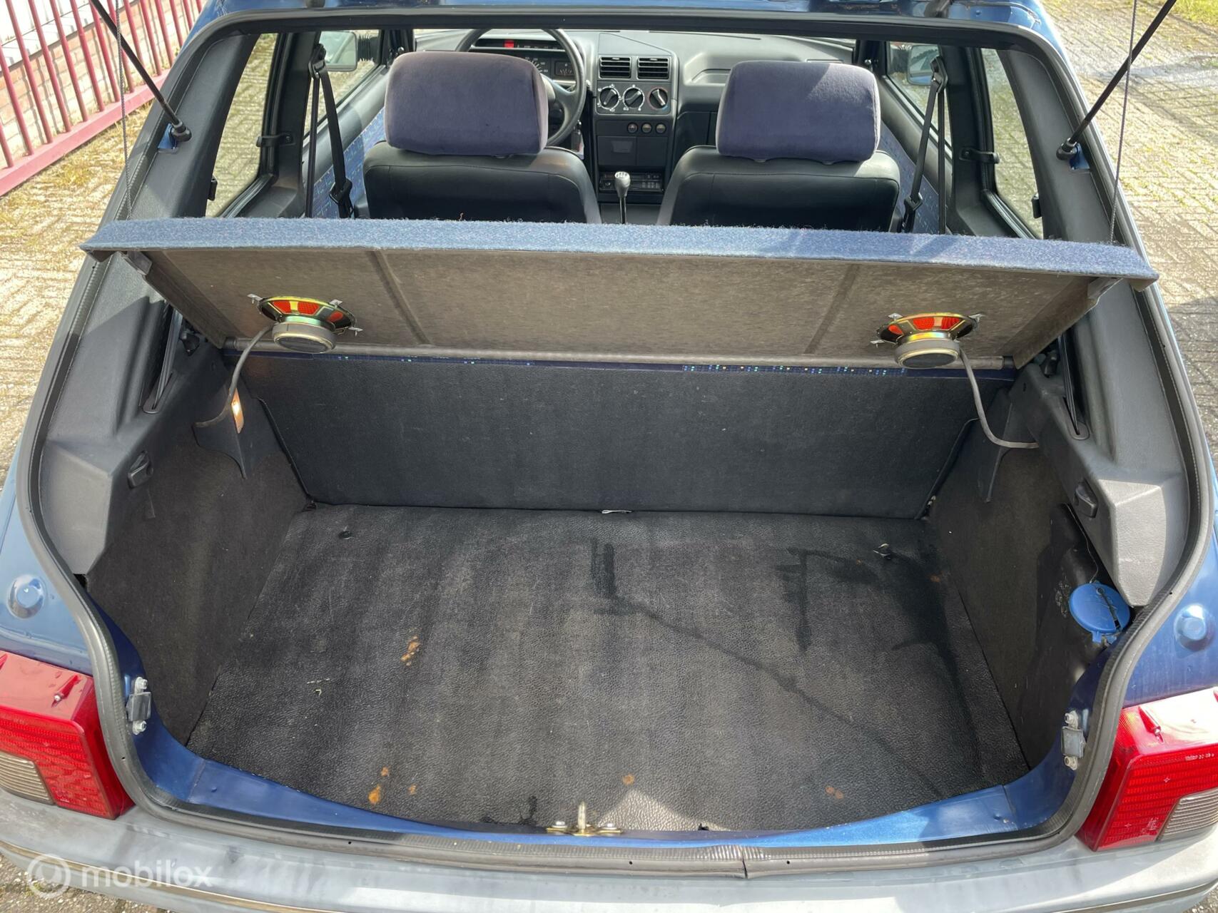 Foto van Peugeot 205