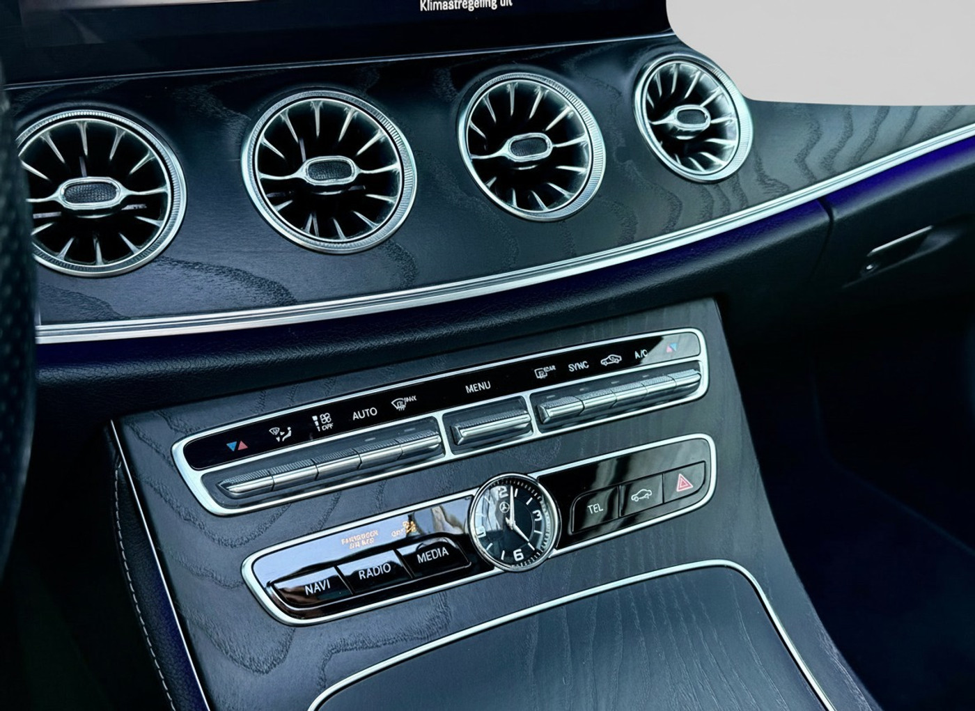 Foto van Mercedes-Benz E 300