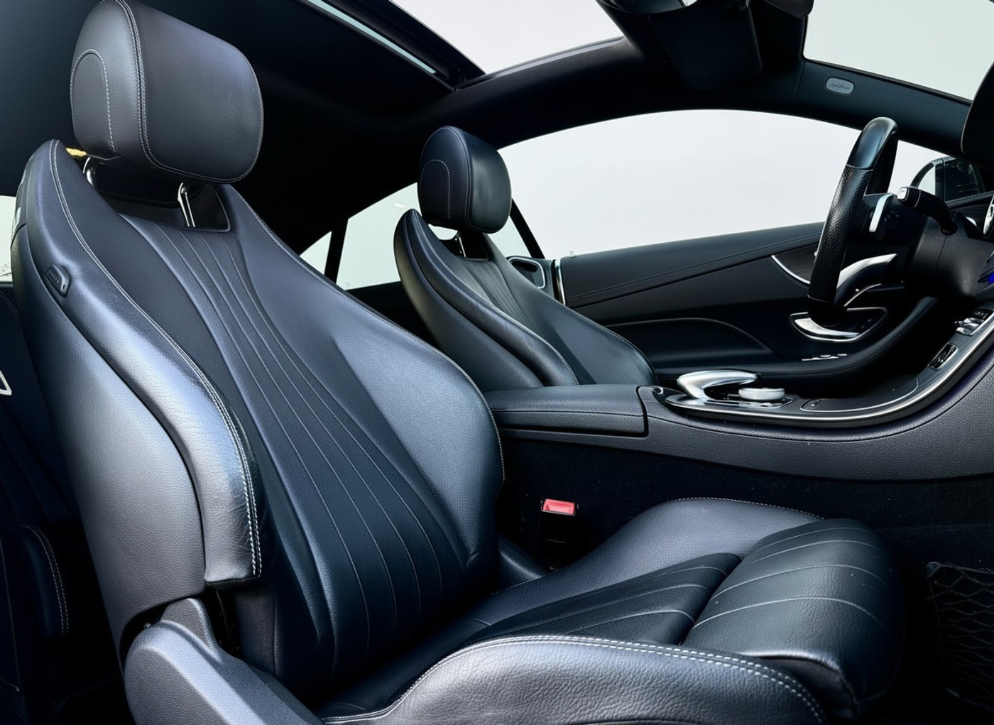 Foto van Mercedes-Benz E 300