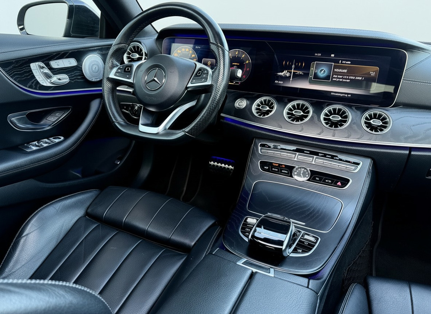 Foto van Mercedes-Benz E 300
