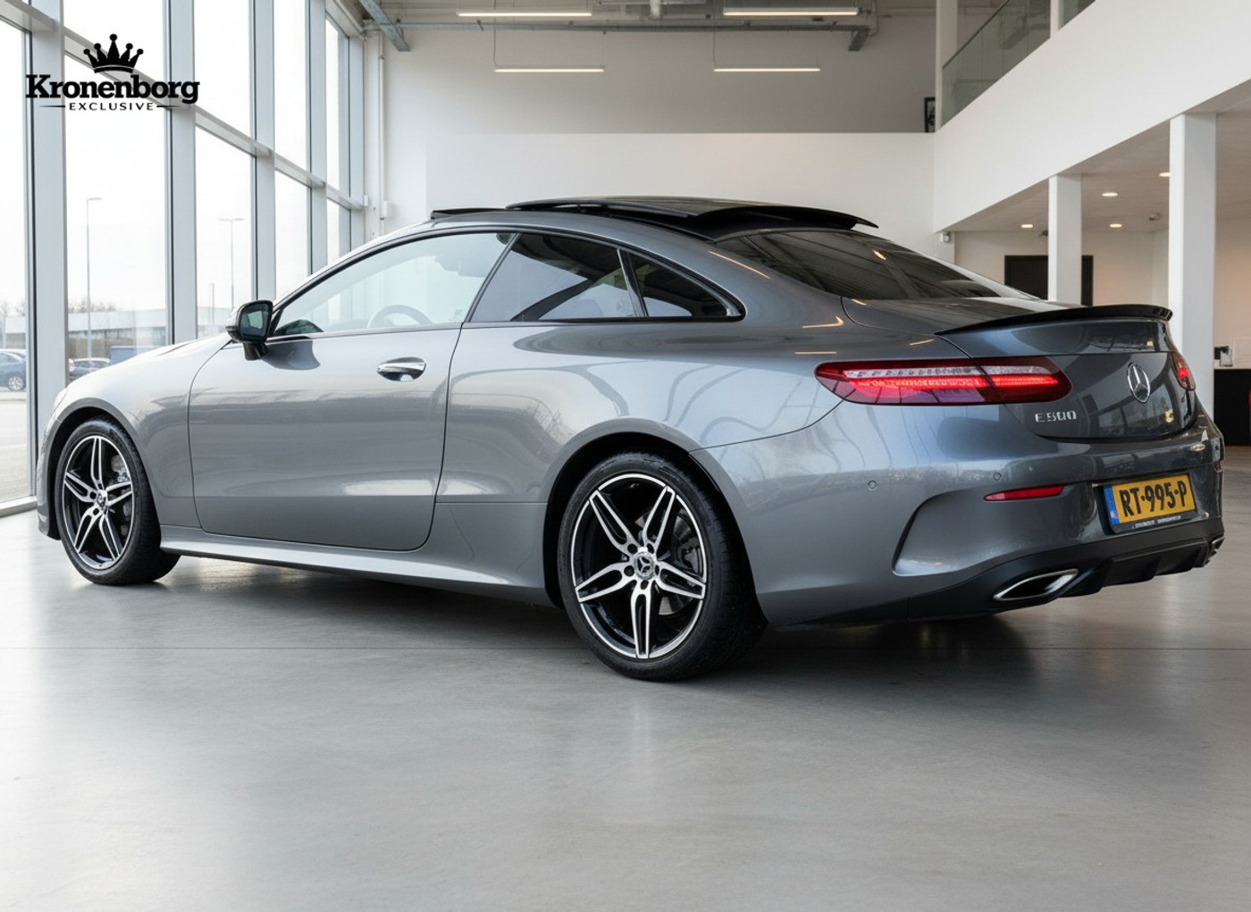 Foto van Mercedes-Benz E 300