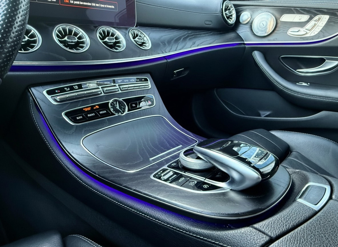 Foto van Mercedes-Benz E 300