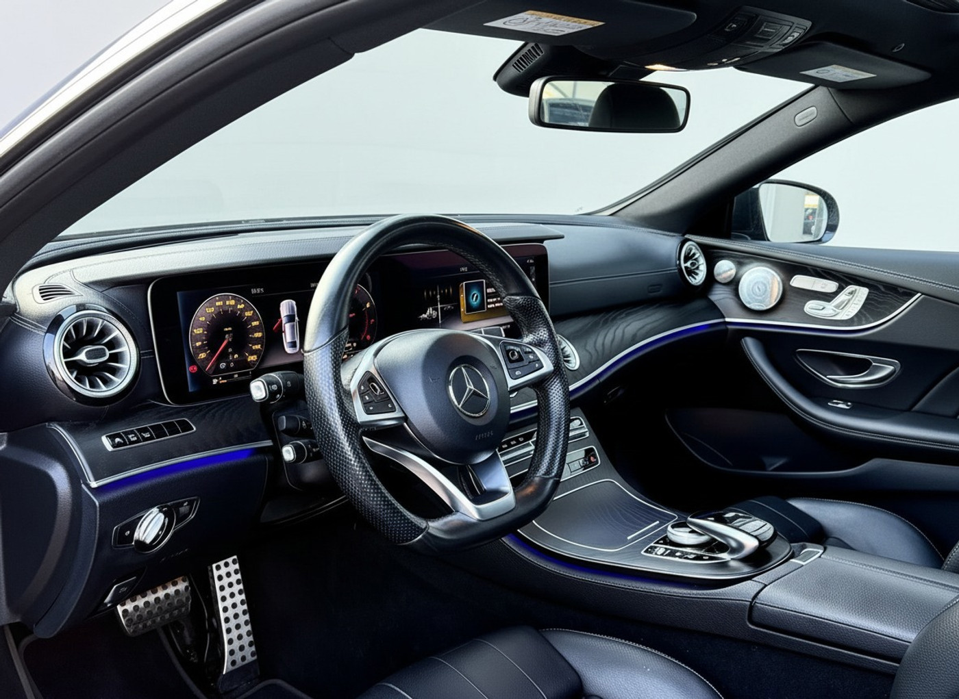 Foto van Mercedes-Benz E 300