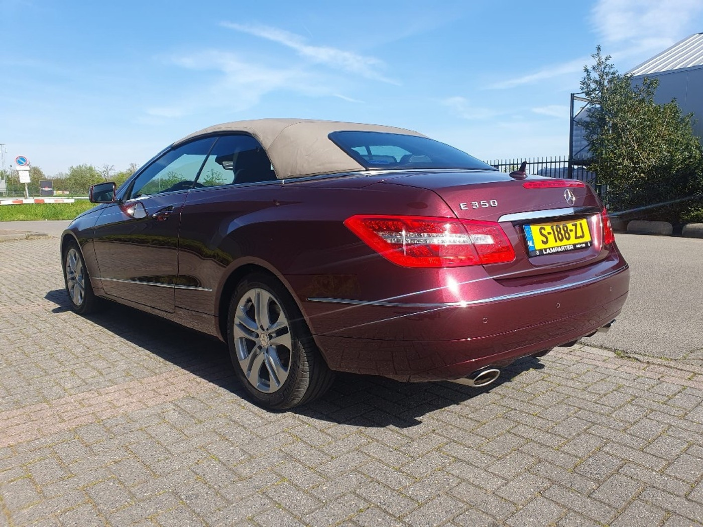 Foto van Mercedes-Benz E 350