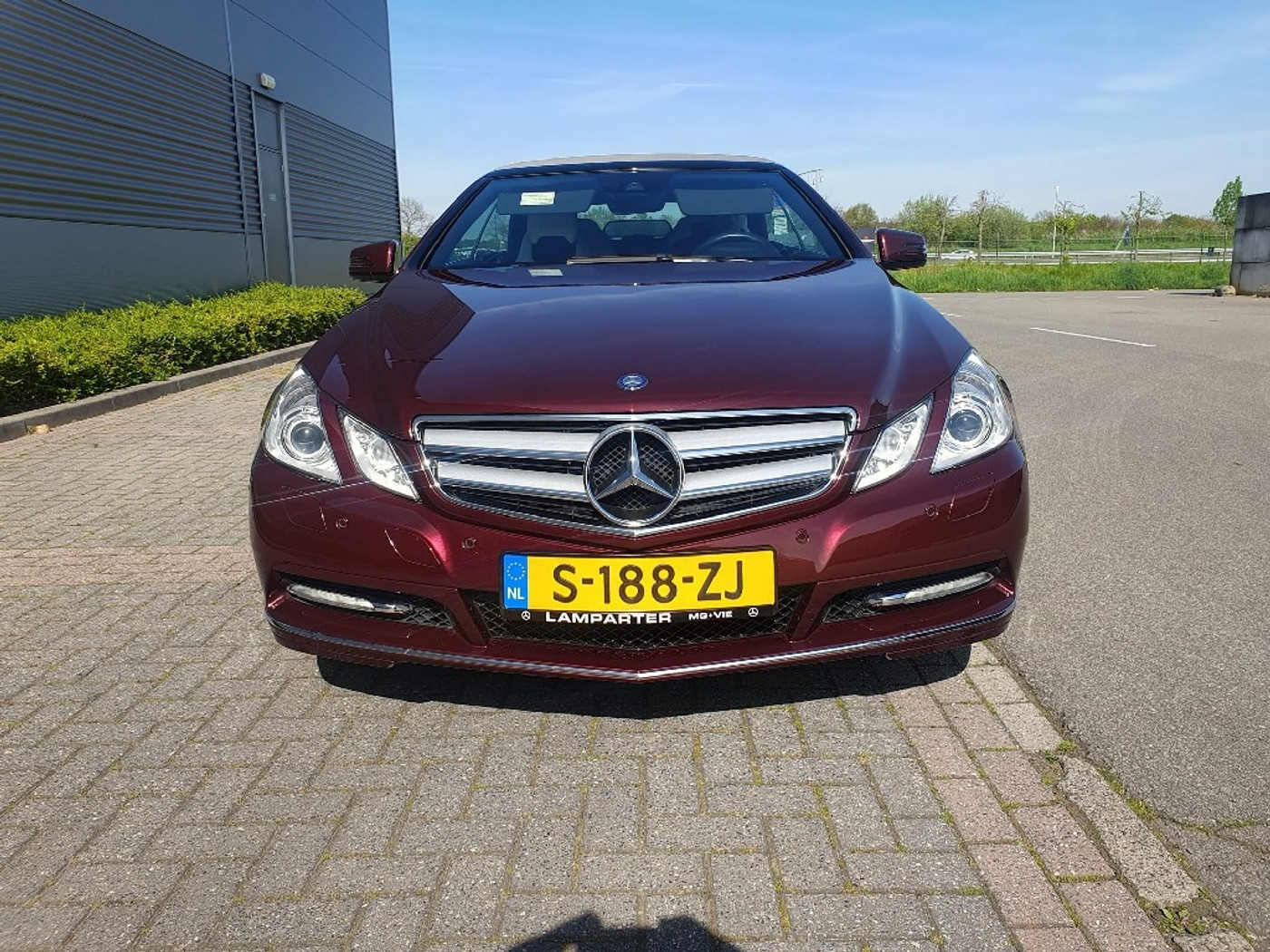 Foto van Mercedes-Benz E 350