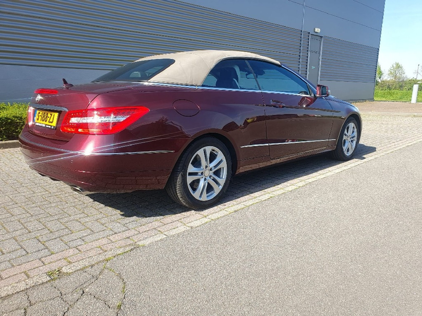 Foto van Mercedes-Benz E 350
