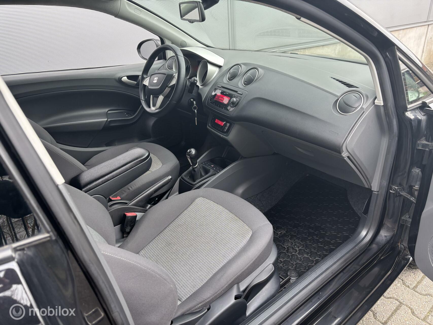 Foto van Seat Ibiza SC