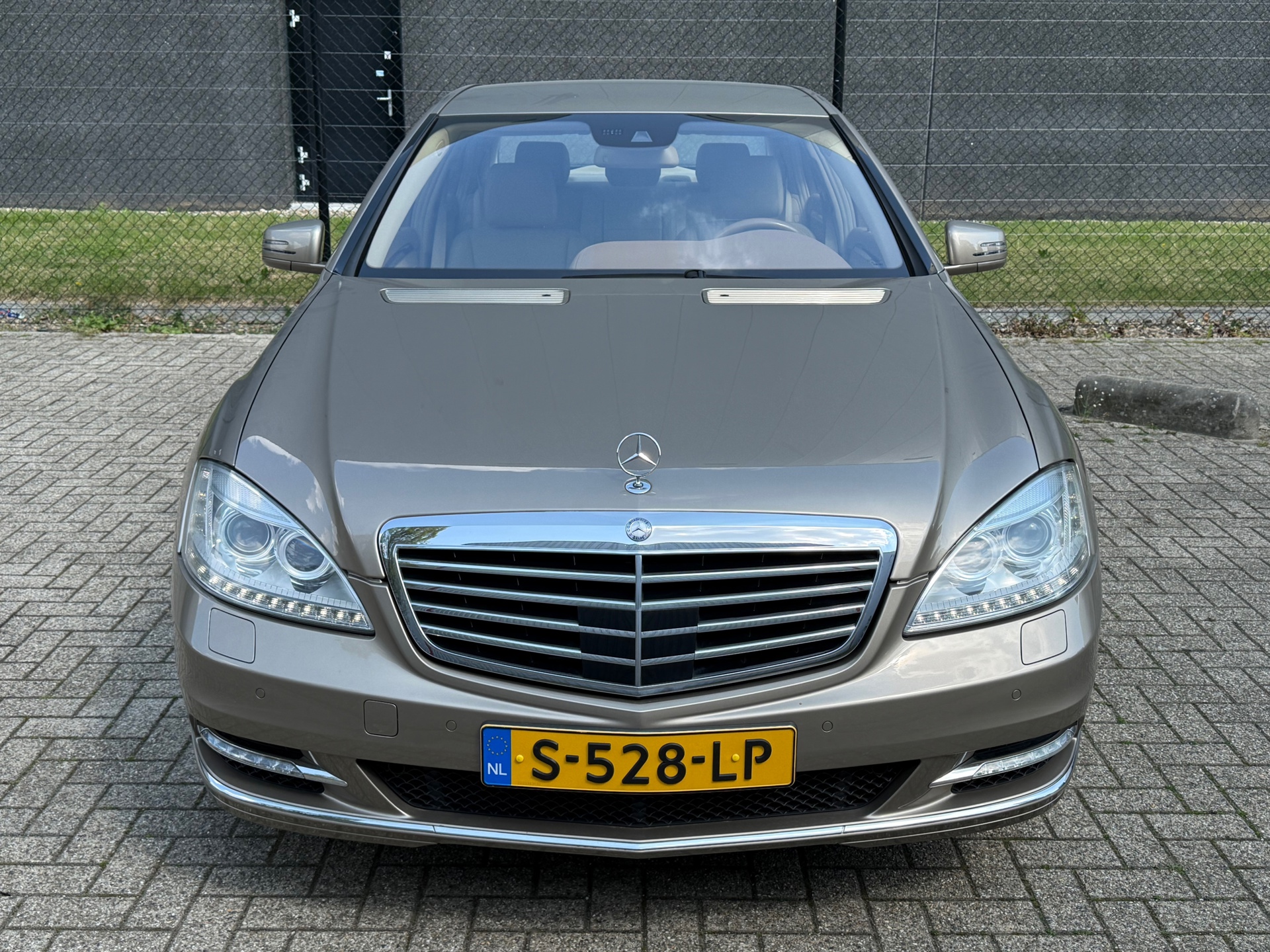 Foto van Mercedes-Benz S 500