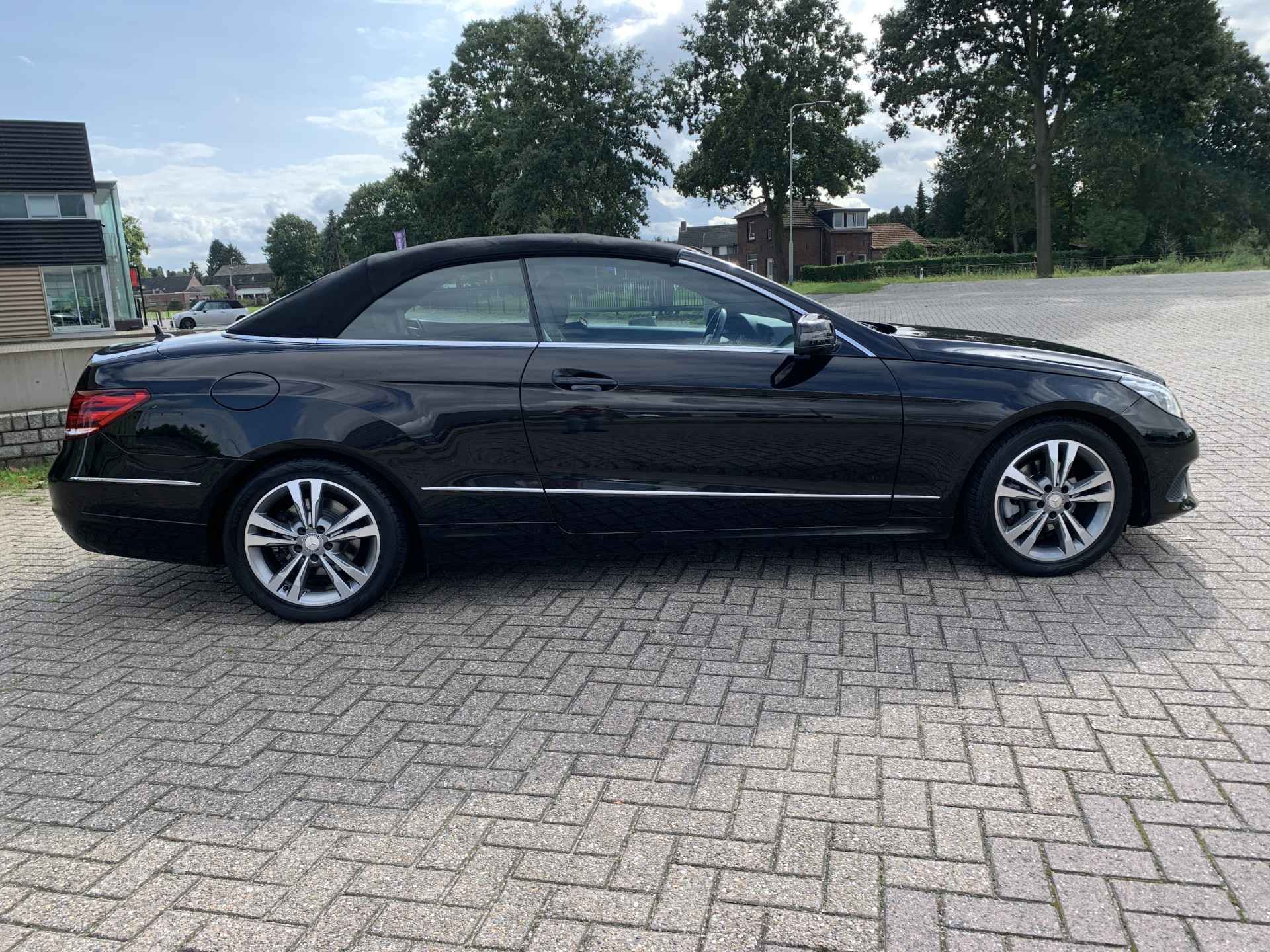 Foto van Mercedes-Benz E 200